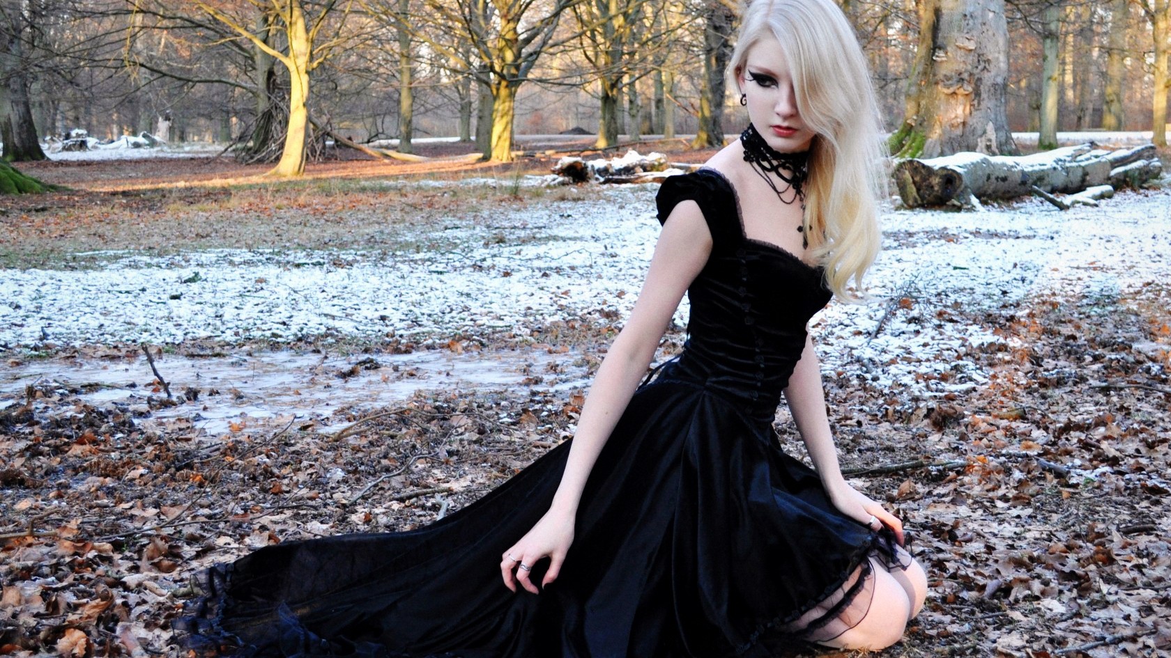 Maria Amanda Black Dress Women Blonde Curly Hair Women Outdoors Gothic 1680x945