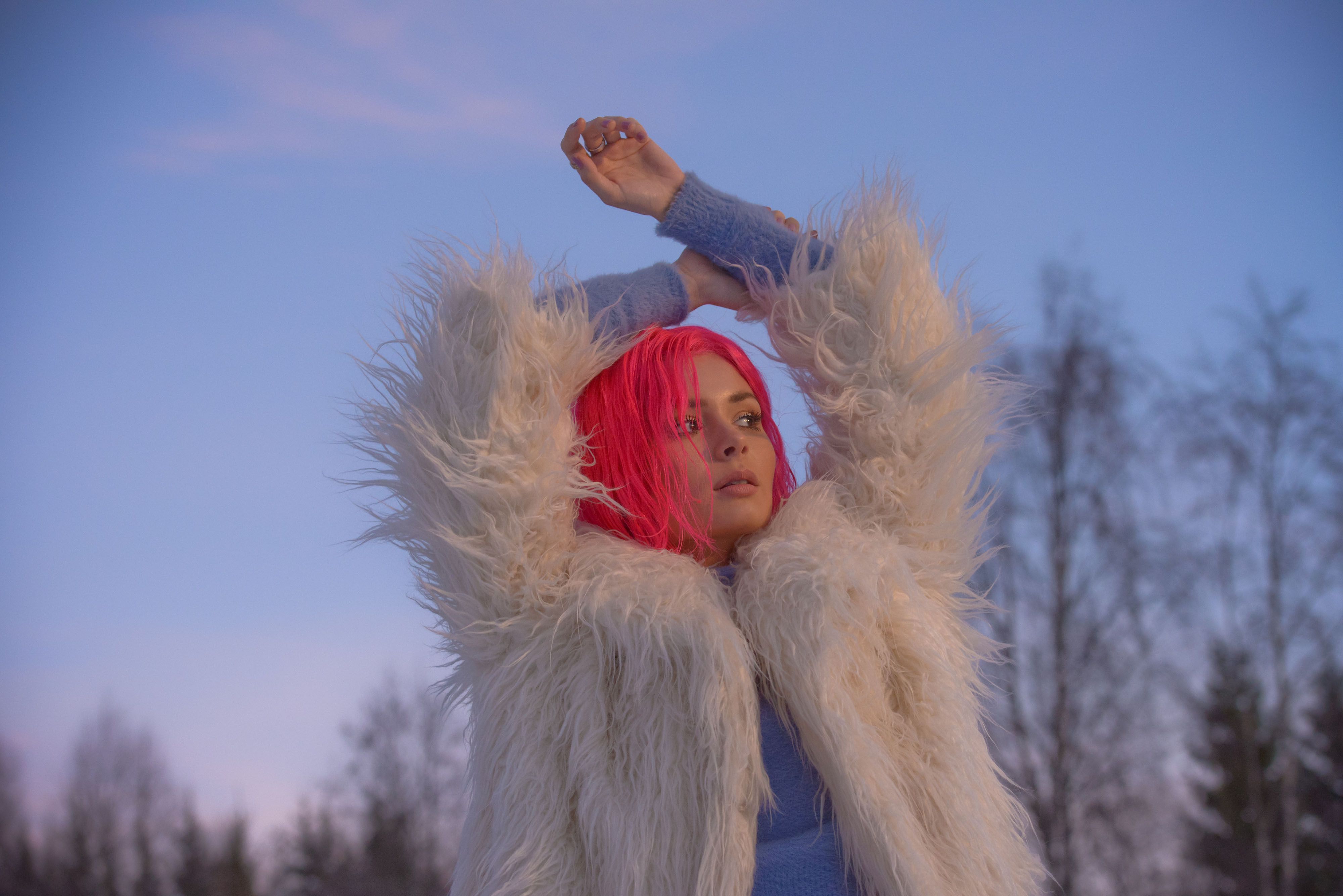 Nina Nesbitt Women Singer White Coat Coats Pink Hair Teen 4000x2670