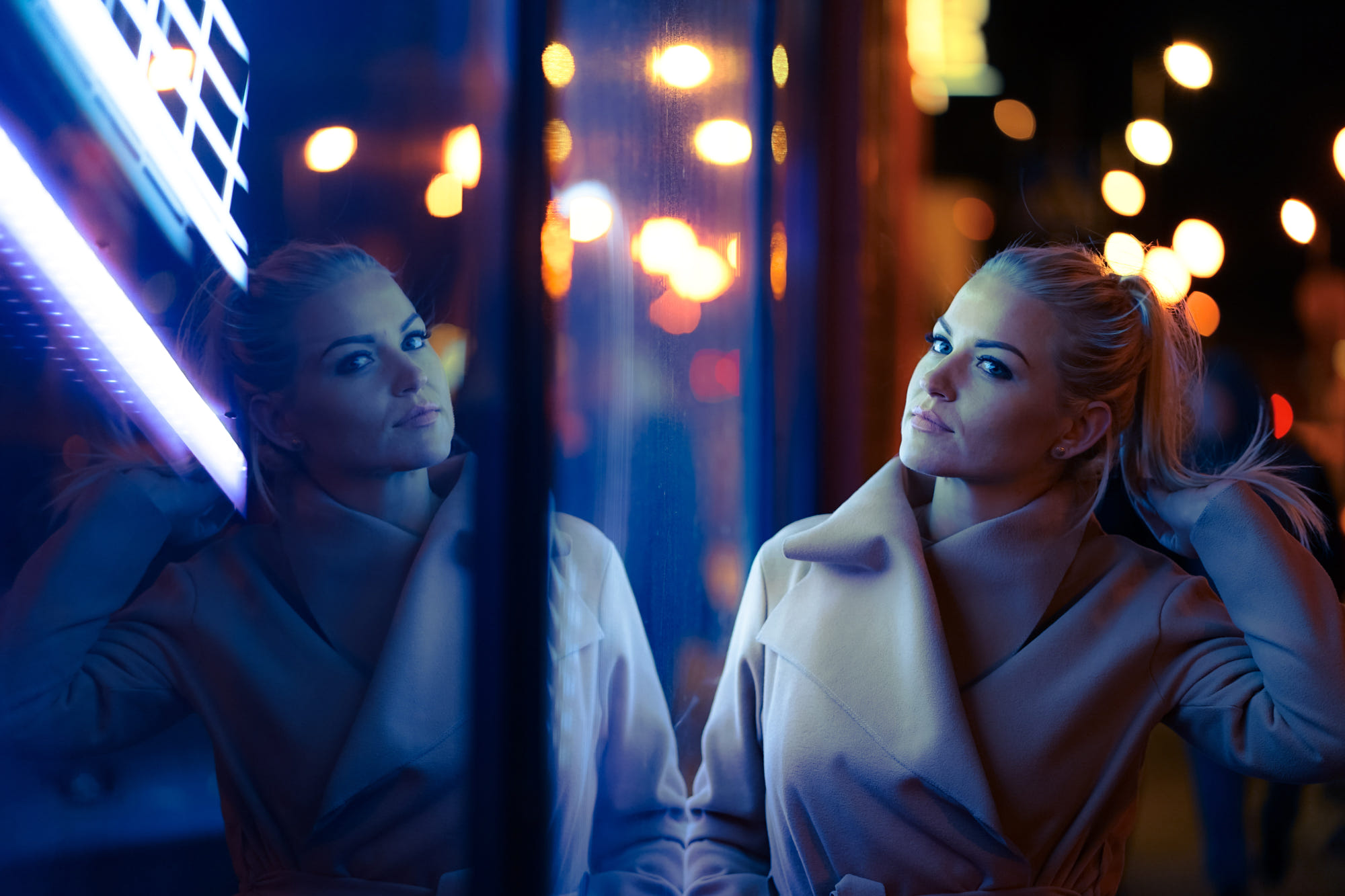 Women Blonde Face Women Outdoors Night City Lights Reflection Ponytail Blue Eyes Portrait White Coat 2000x1333