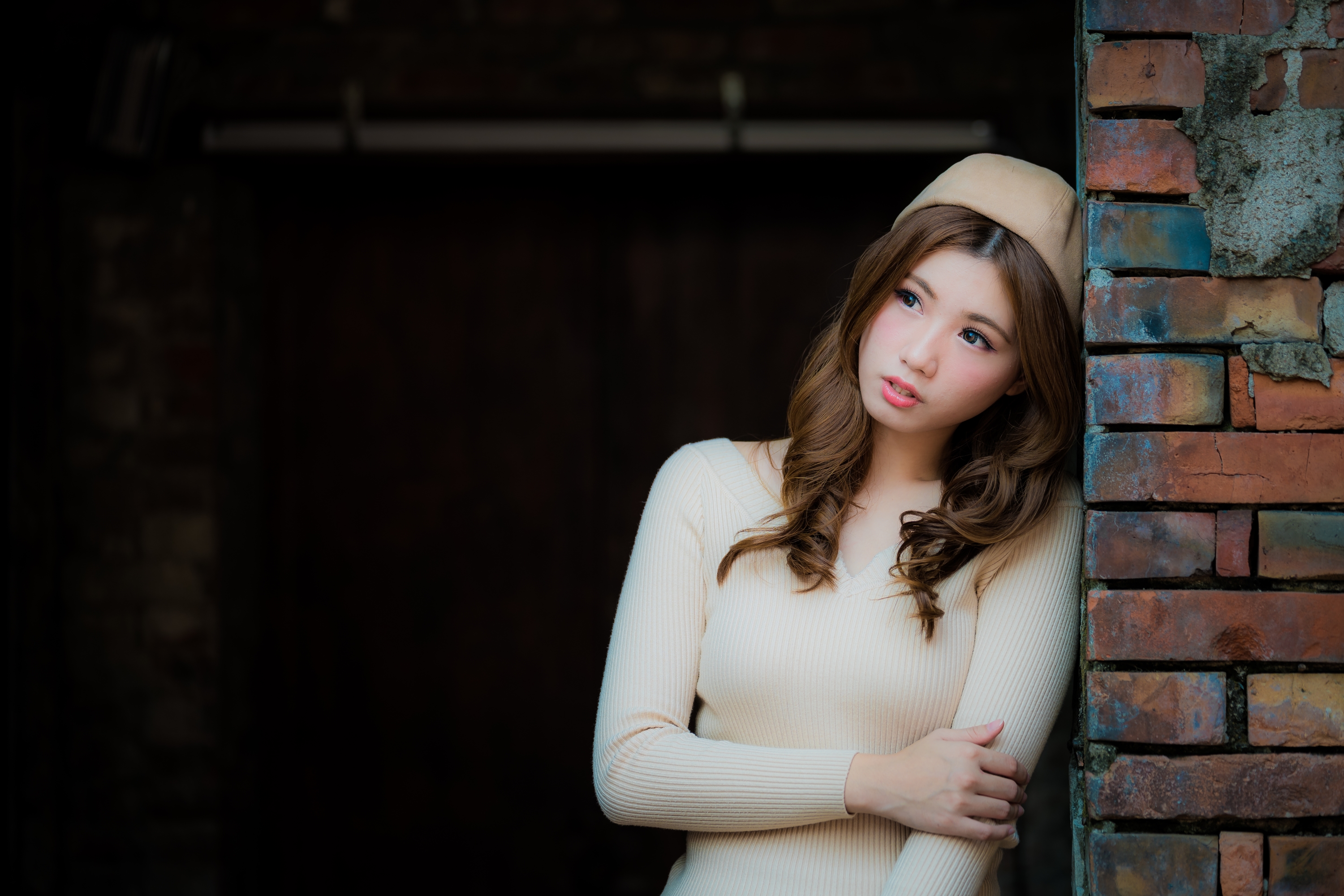 Asian Women Brunette Berets Women Outdoors Model Looking Into The Distance Sweater Contact Lenses Ar 3000x2001
