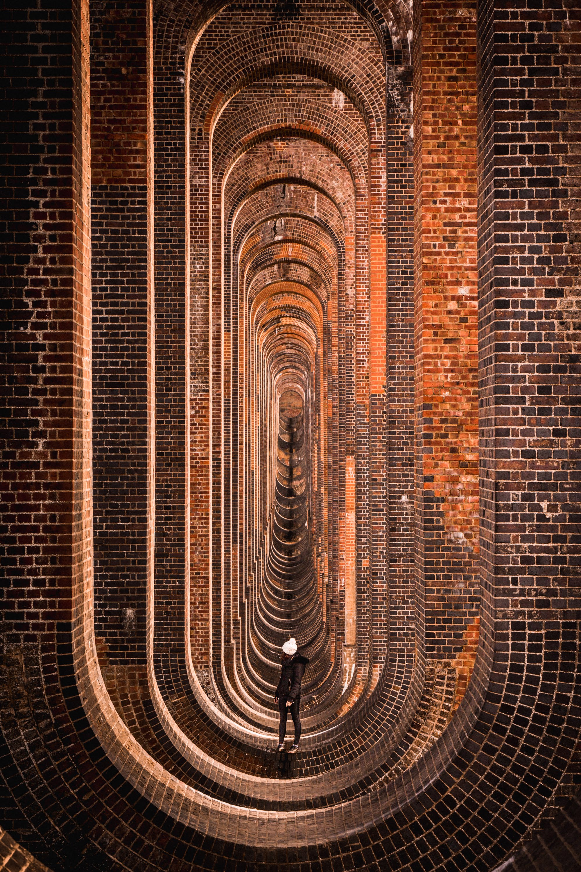 Architecture Bricks Arch Portrait Display Women Symmetry Viaduct England 2000x3000