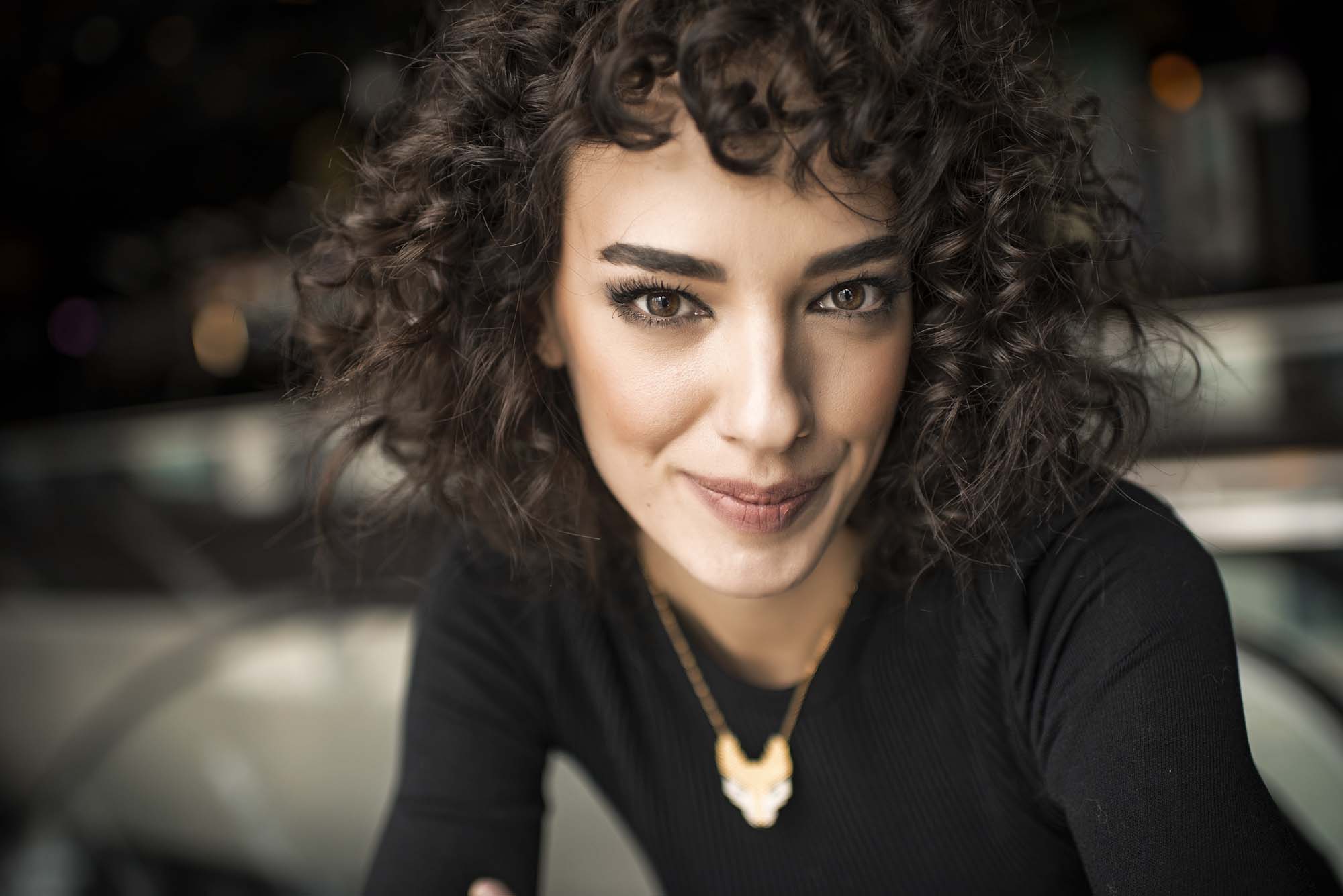 Turkish Actress Portrait Women Curly Hair Face 2000x1335