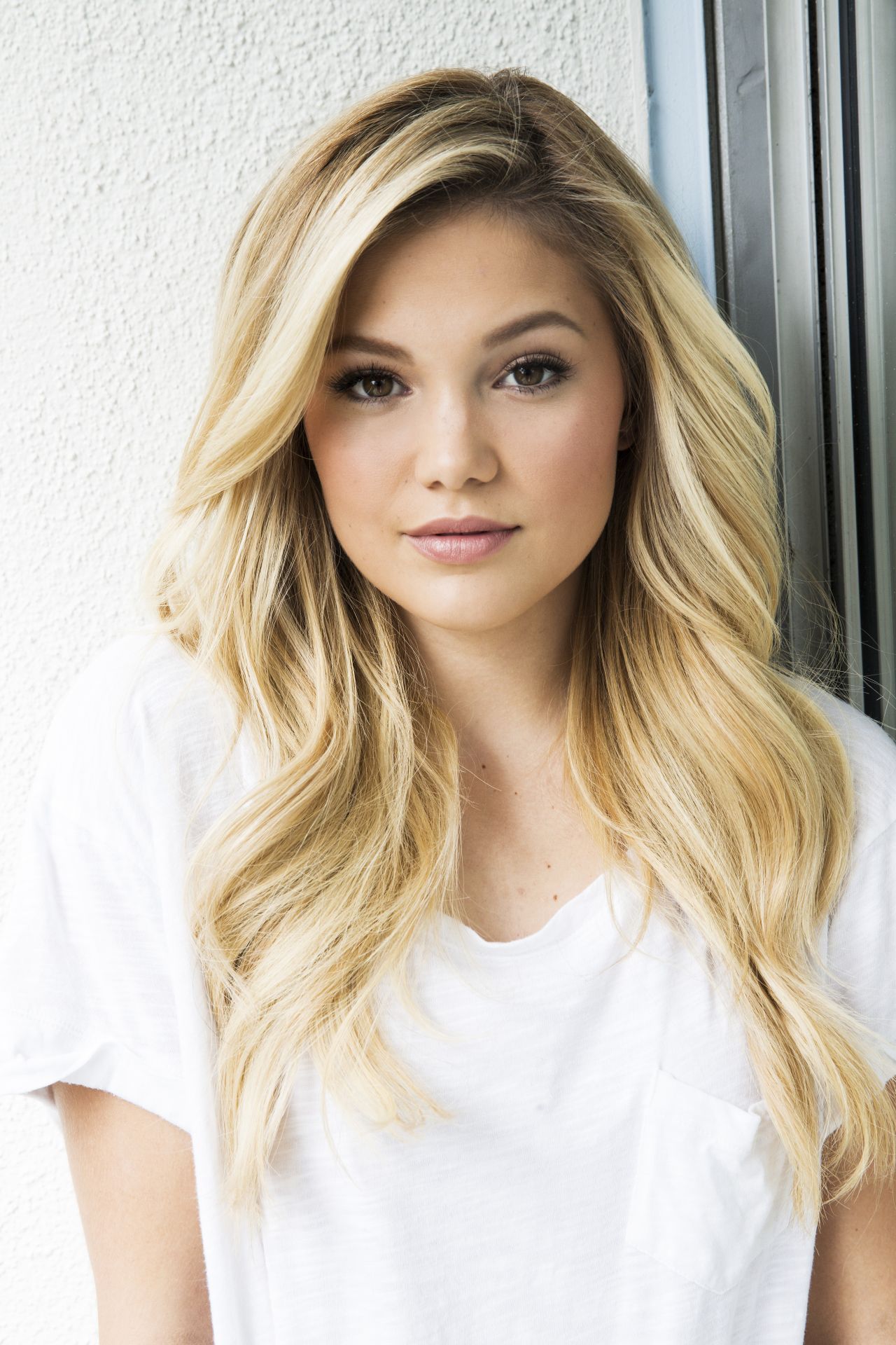 Women Actress Blonde Long Hair Olivia Holt Singer Portrait Display Looking At Viewer Face Portrait B 1280x1920