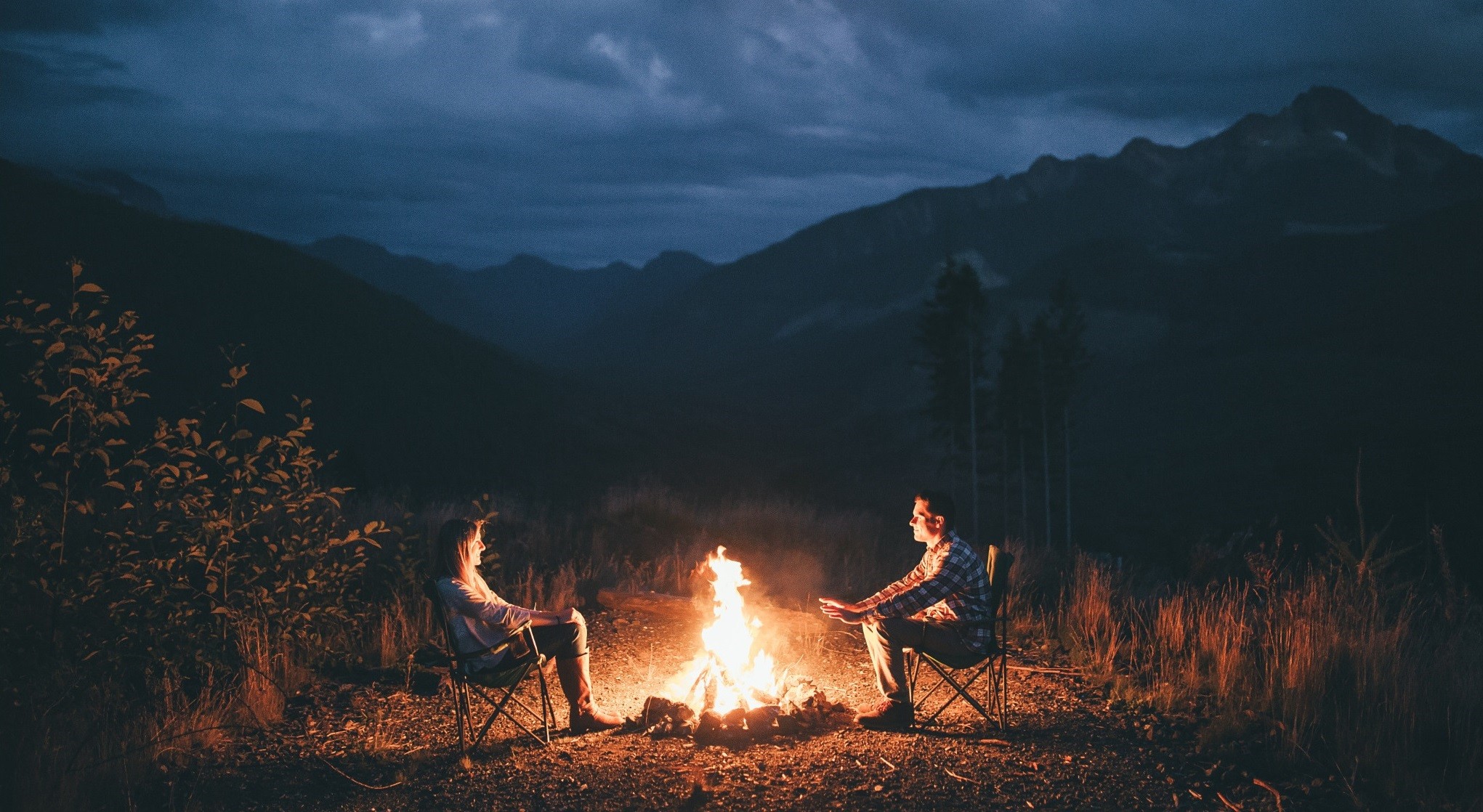Vibes Landscape Campfire Camping Couple 2041x1118
