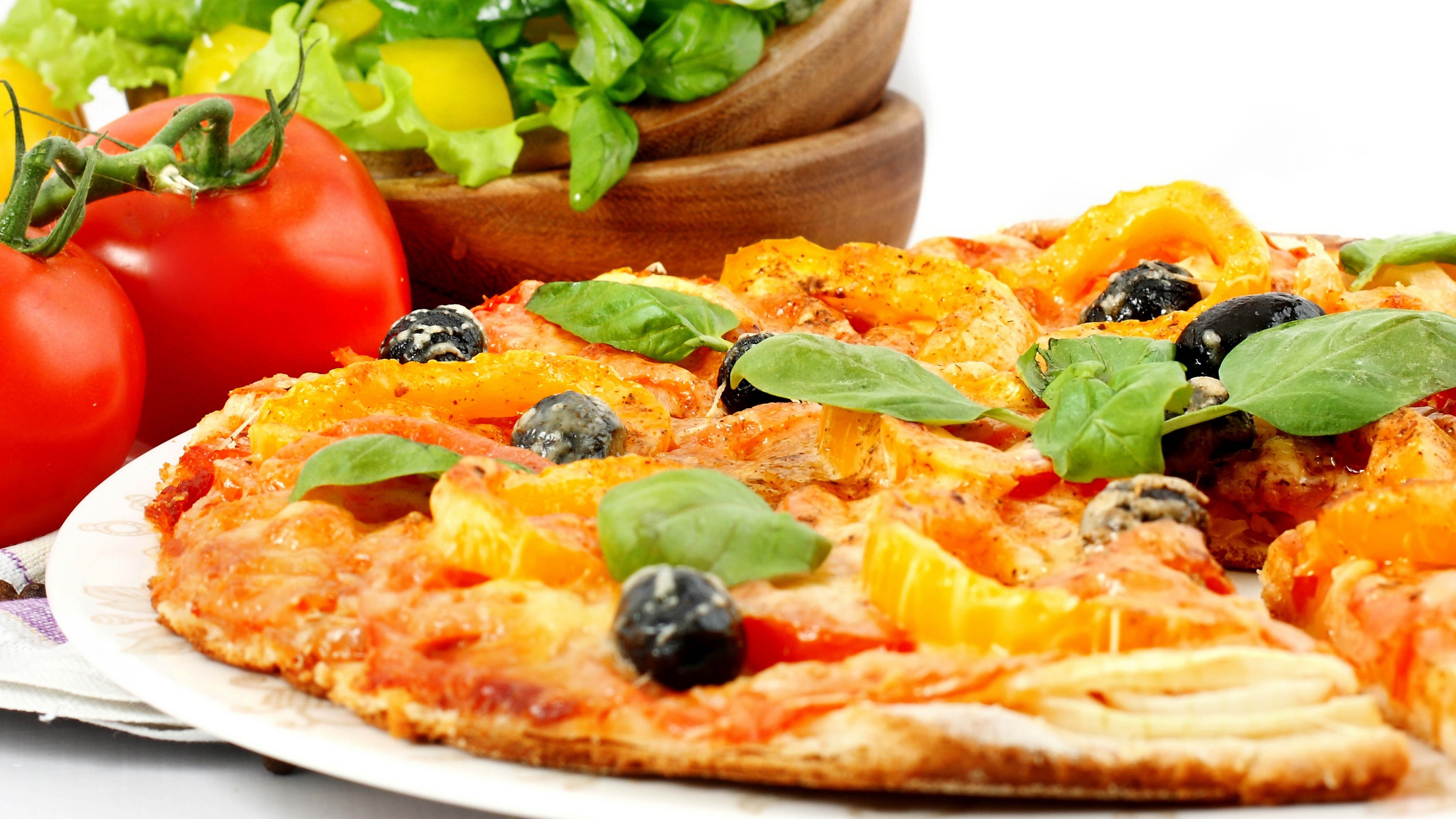 Pizza Food Tomatoes Olives Vegetables 3840x2160