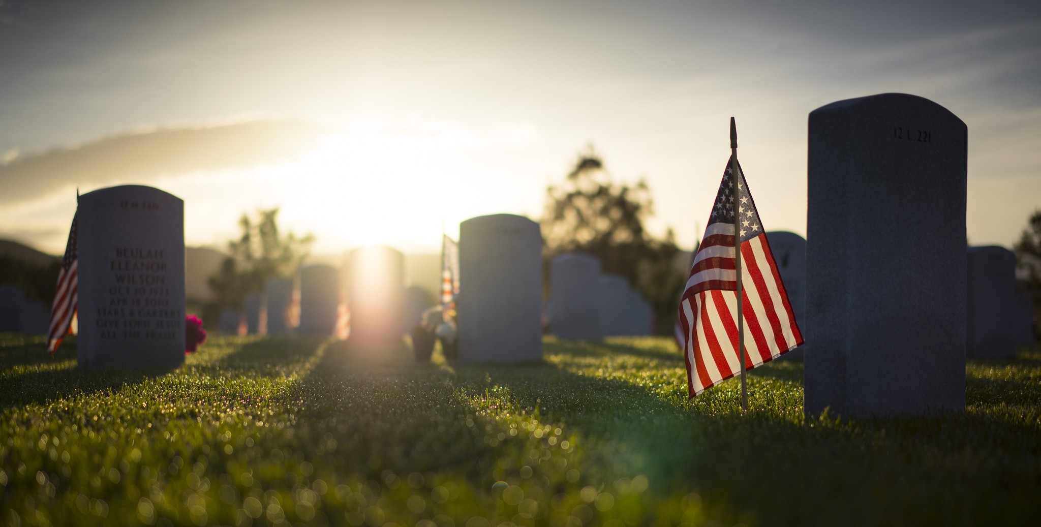 USA Military Memorial Patriotic 2048x1037