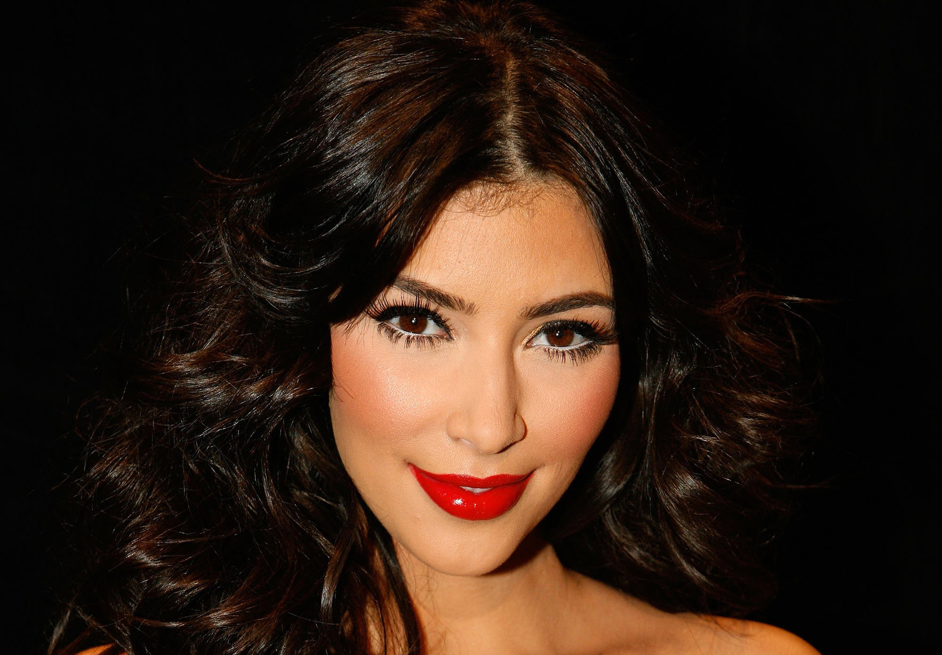 Kim Kardashian American Face Brunette Brown Eyes Lipstick Smile 1920x1334