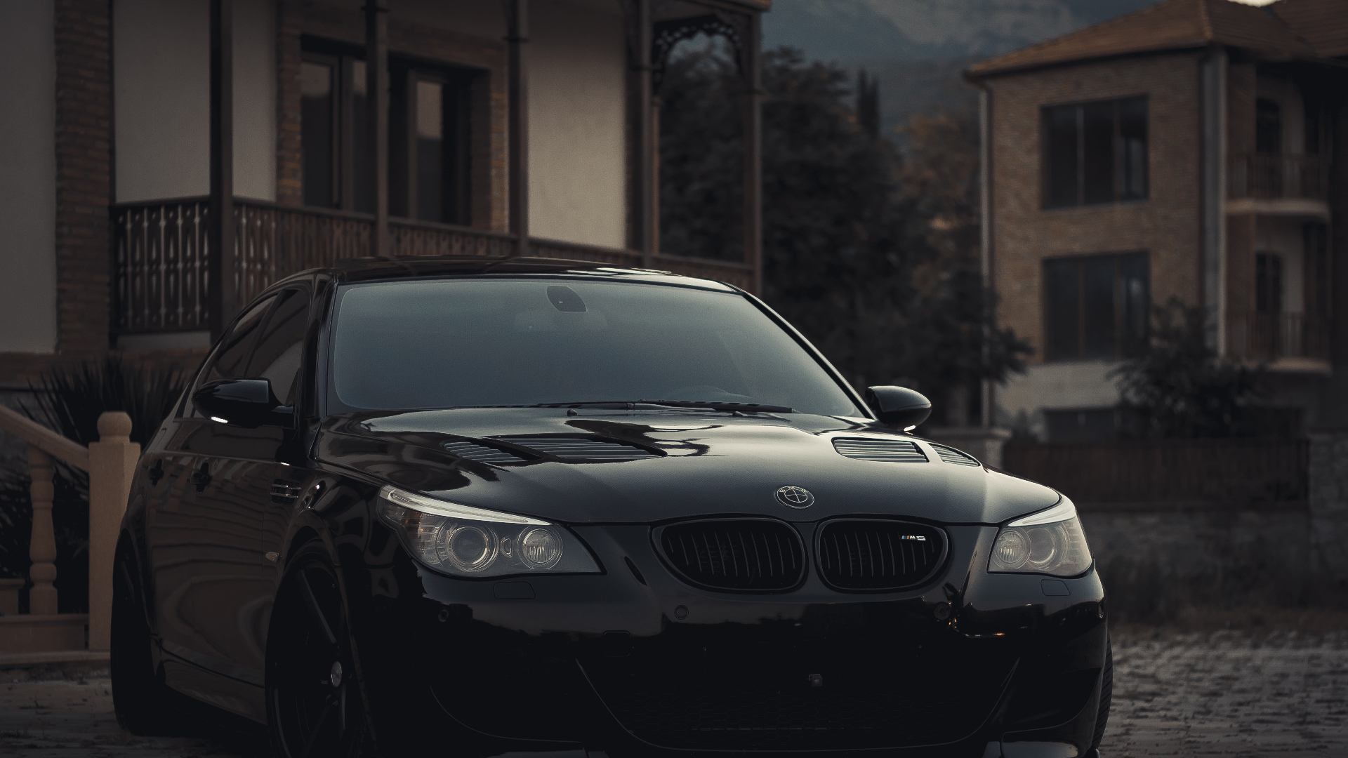 Car Standing BMW BMW E60 BMW 5 Series 1920x1080