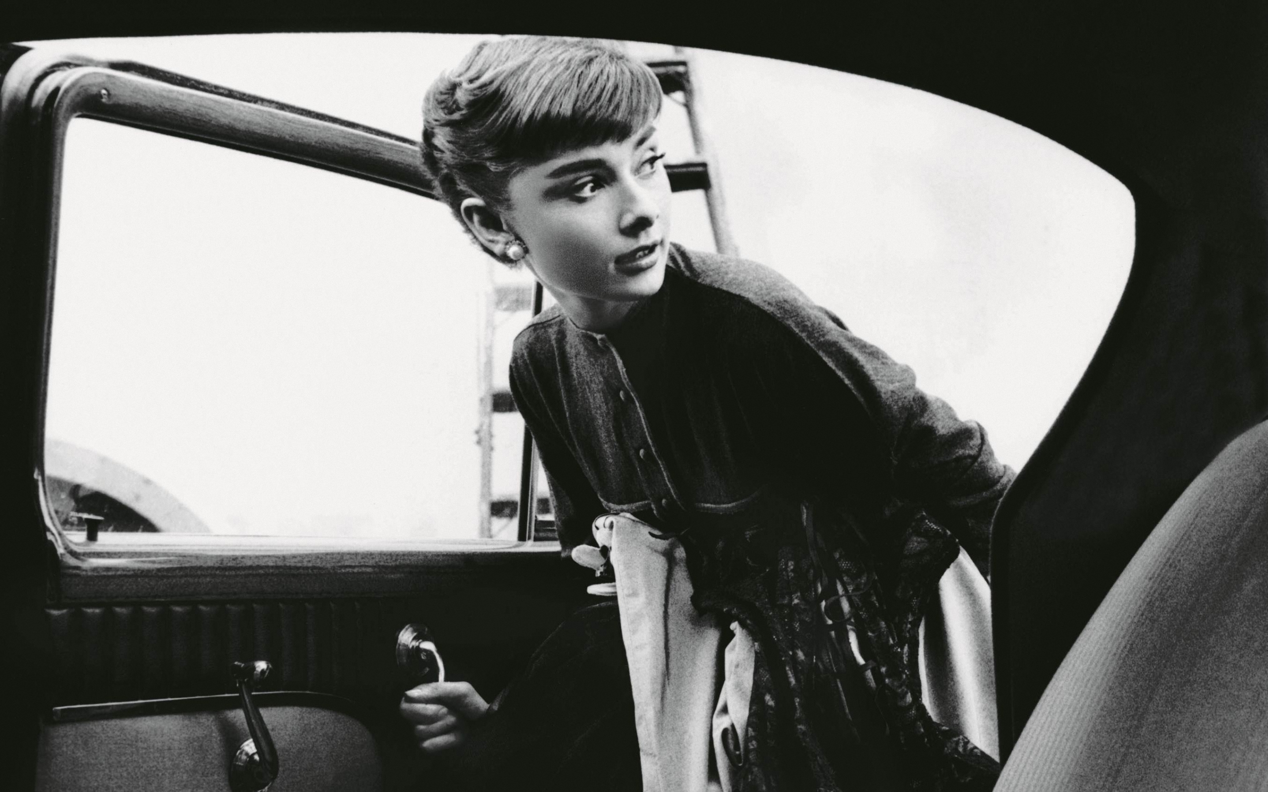 Audrey Hepburn 2560x1600