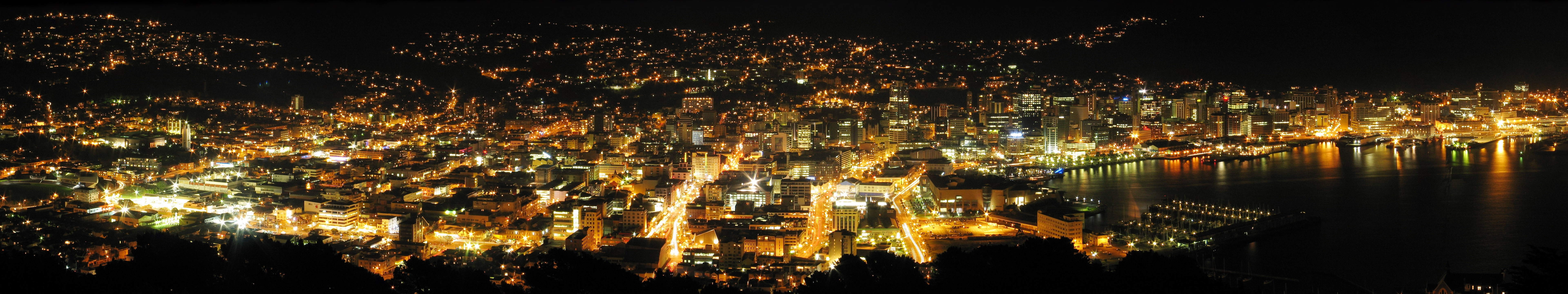 Night Cityscape Wellington 7680x1440