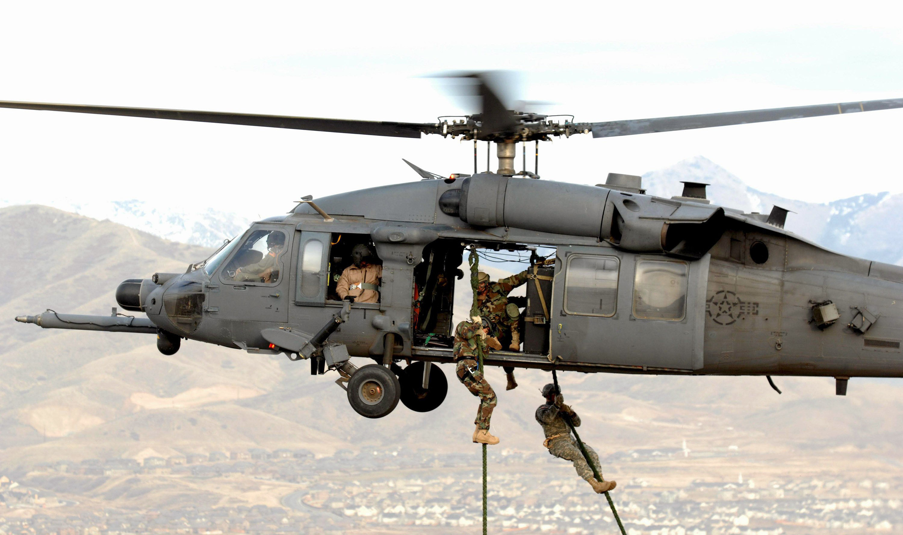 Military Sikorsky HH 60 Pave Hawk 3000x1780