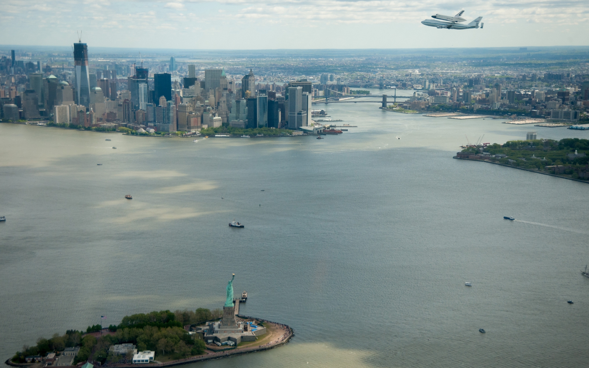 New York Building Skyscraper Airplane Shuttle Cloud Space Shuttle Cityscape 1920x1200