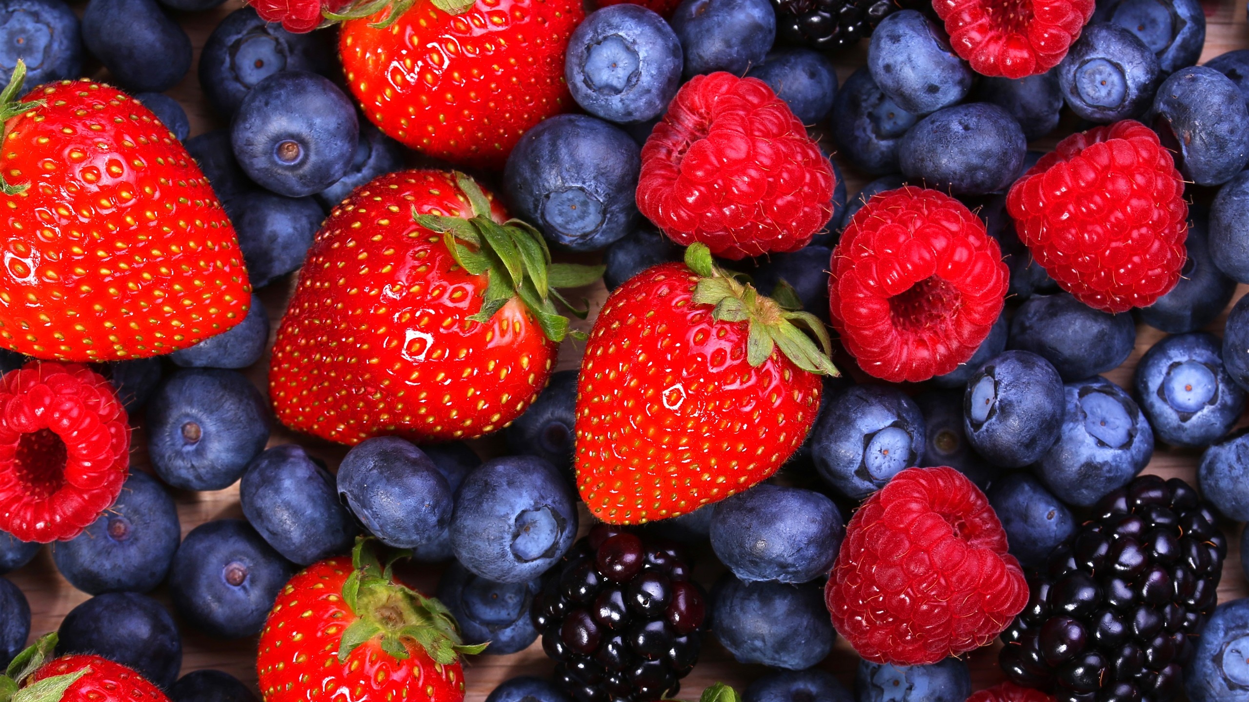 Fruit Strawberries Blueberries Rasberry Blackberry 2560x1440