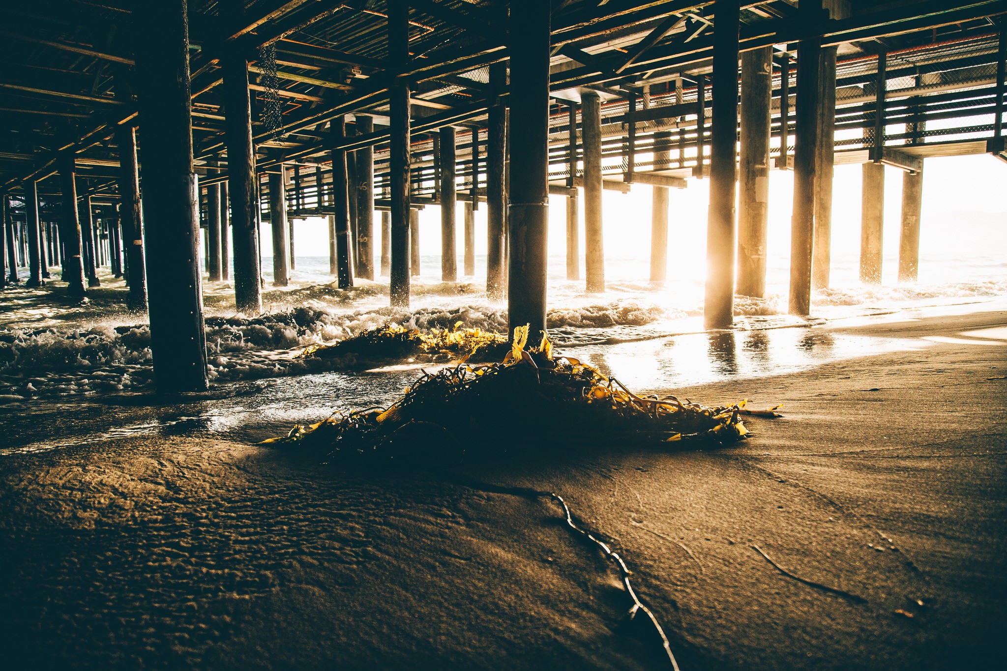 Beach California Sunset Sunlight Seaweed Pier Sand 2048x1365