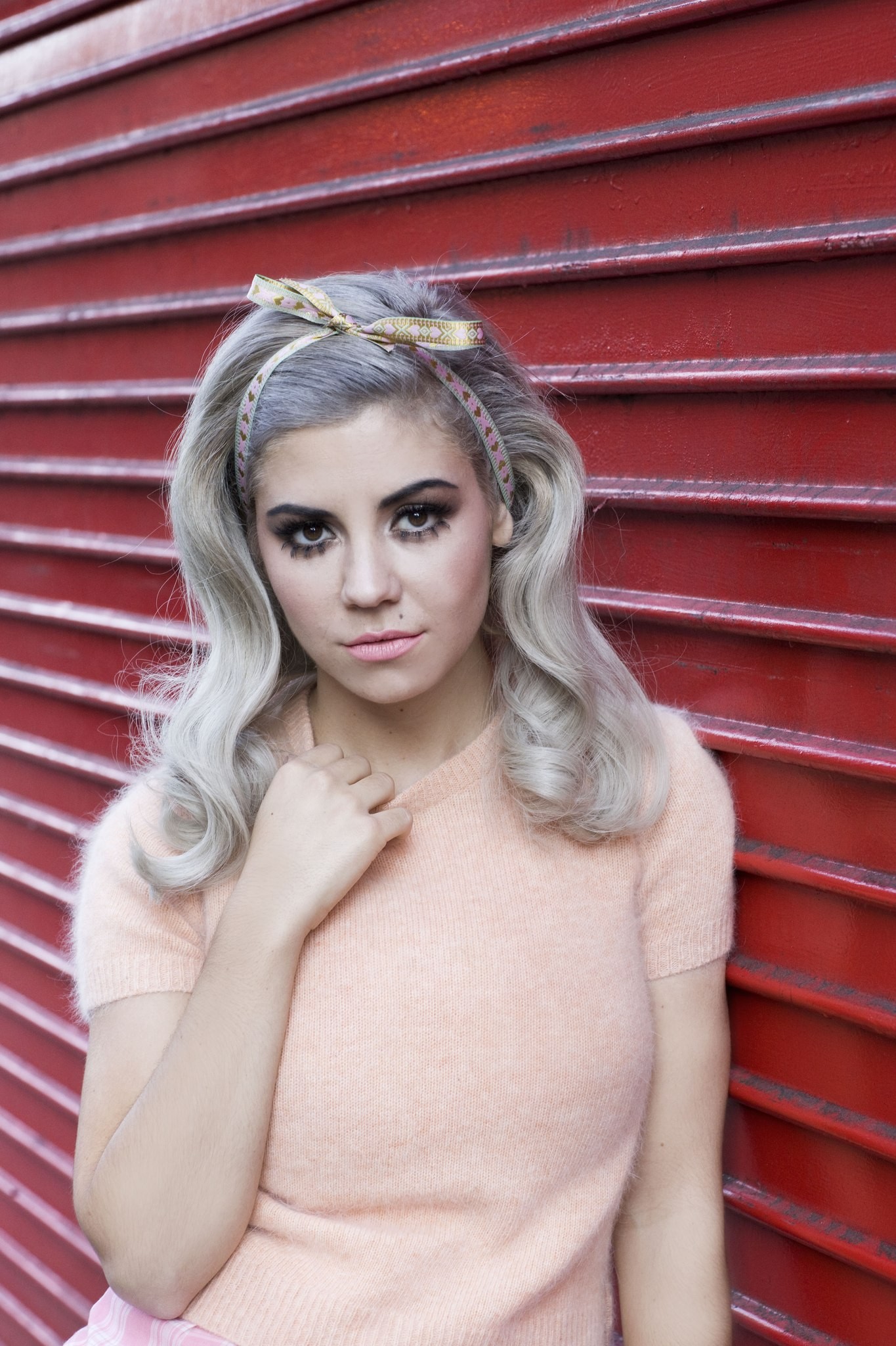 Marina And The Diamonds Women Hair Bows Sweater Blonde 1365x2048