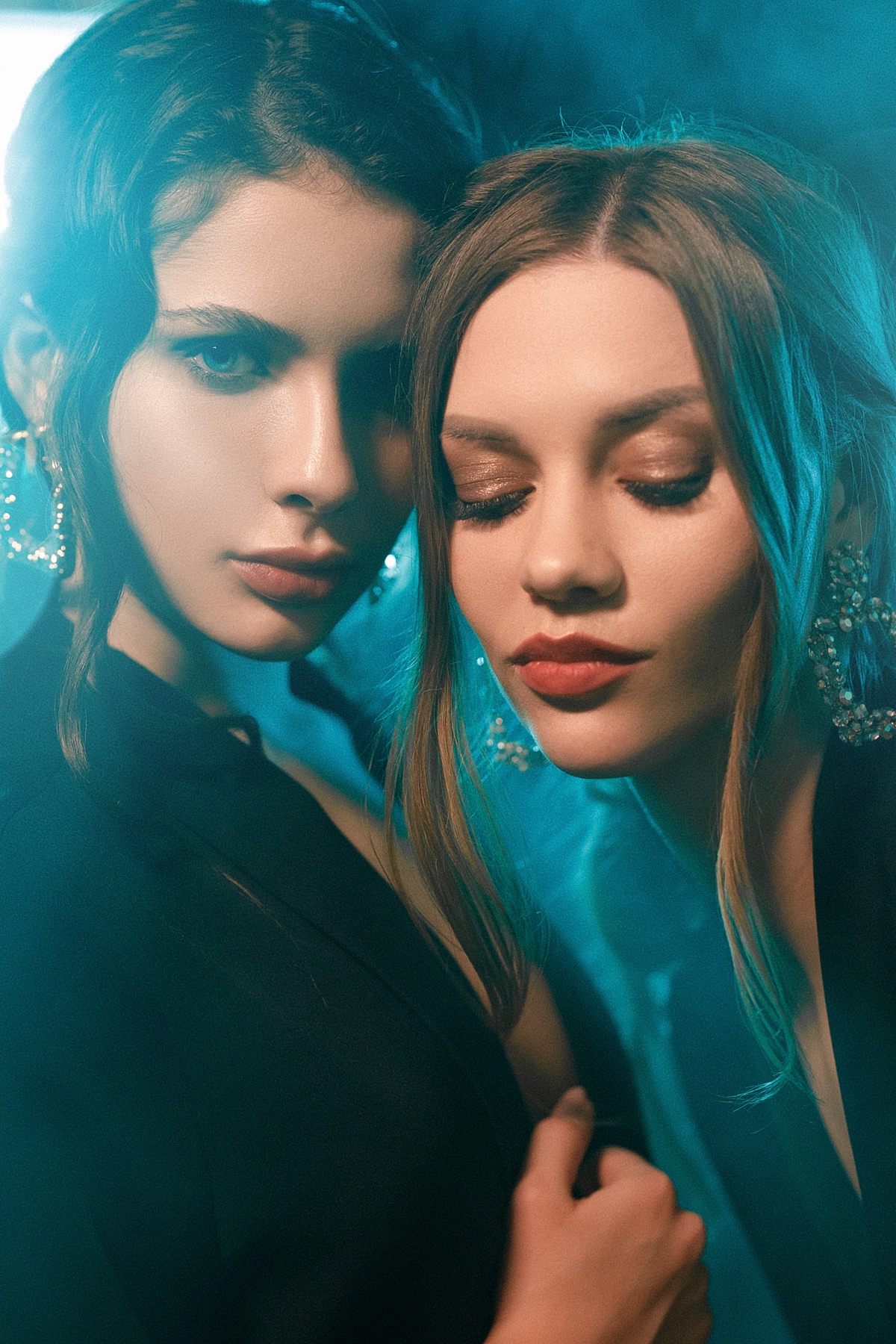 Ivan Vedernikov Women Two Women Brunette Long Hair Straight Hair Blue Eyes Looking At Viewer Portrai 1200x1800