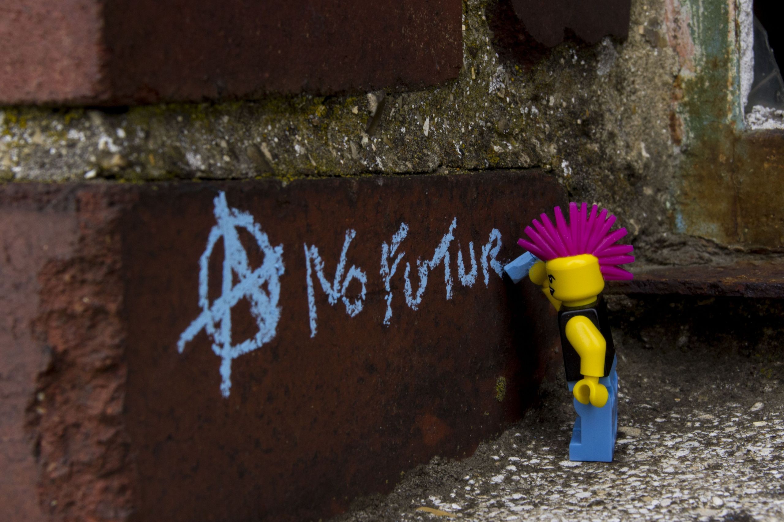 Photography Artwork Toys LEGO Bricks Figurines Text Chalk Anarchy Punk Miniatures Wall Broken Glass  2560x1706