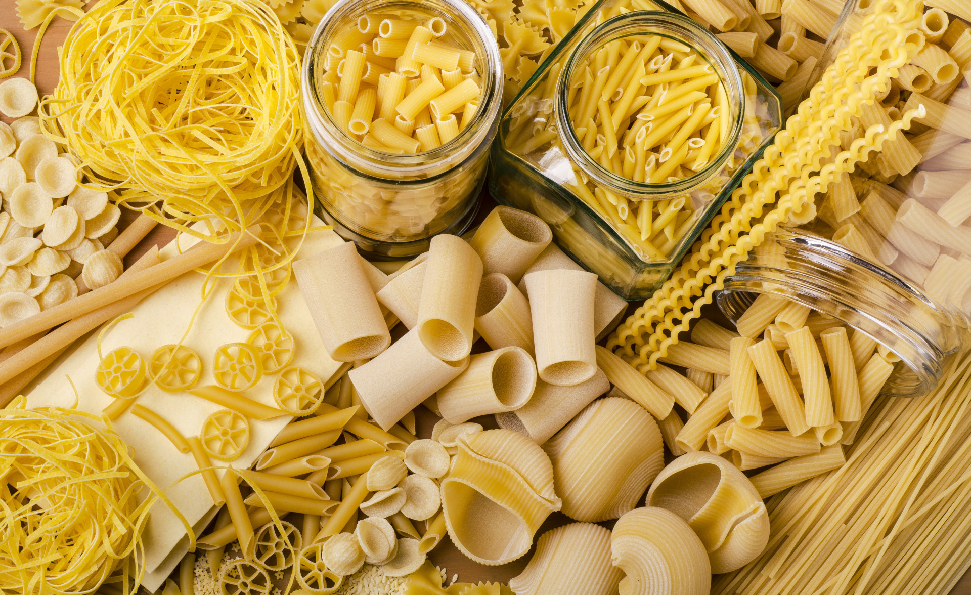 Food Noodles Glass Jar Pasta Spaghetti Linguini Farfalle Yellow 1920x1176