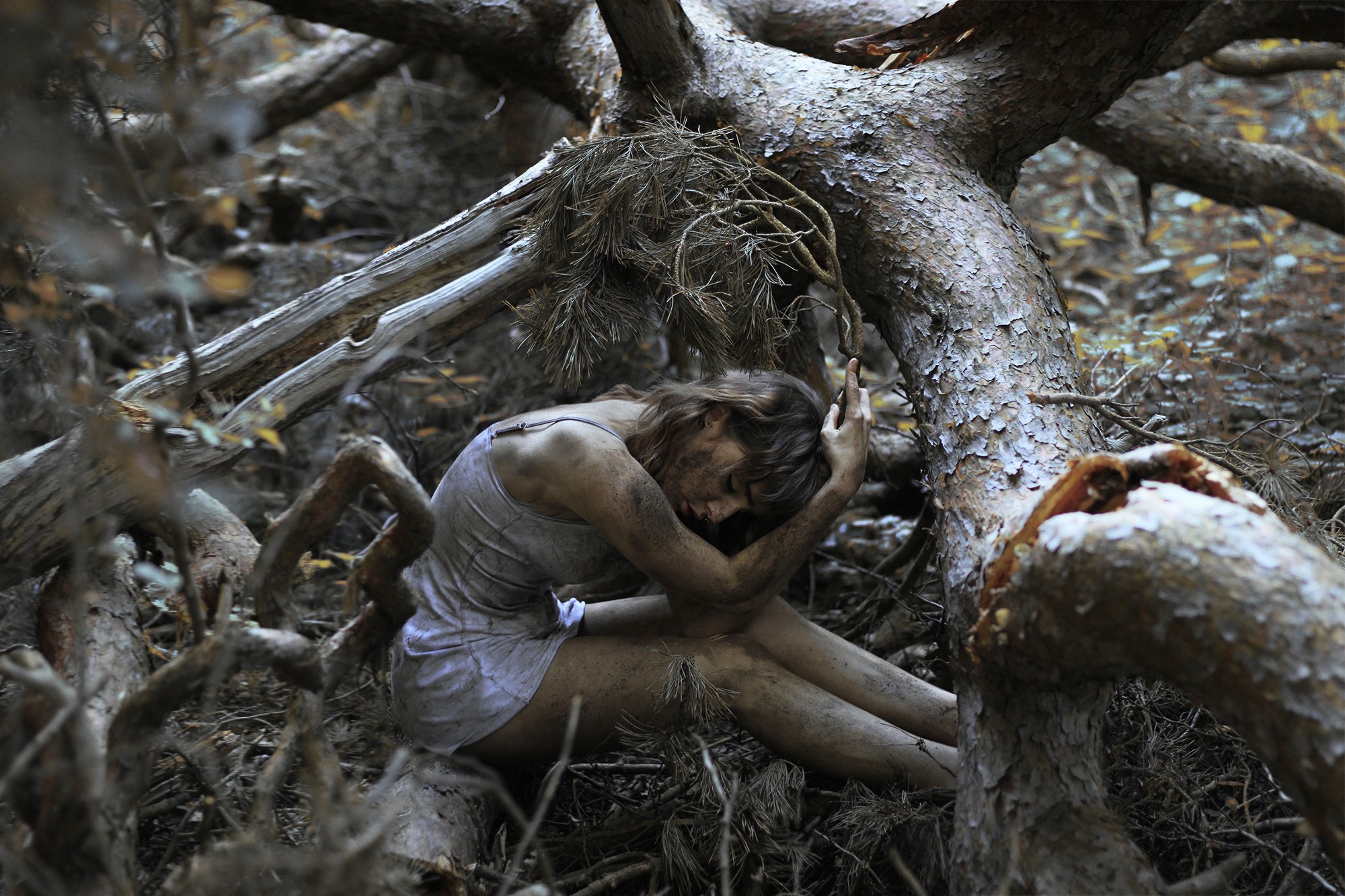 Women Model Women Outdoors Dirty Nature Wood Trees 2000x1333