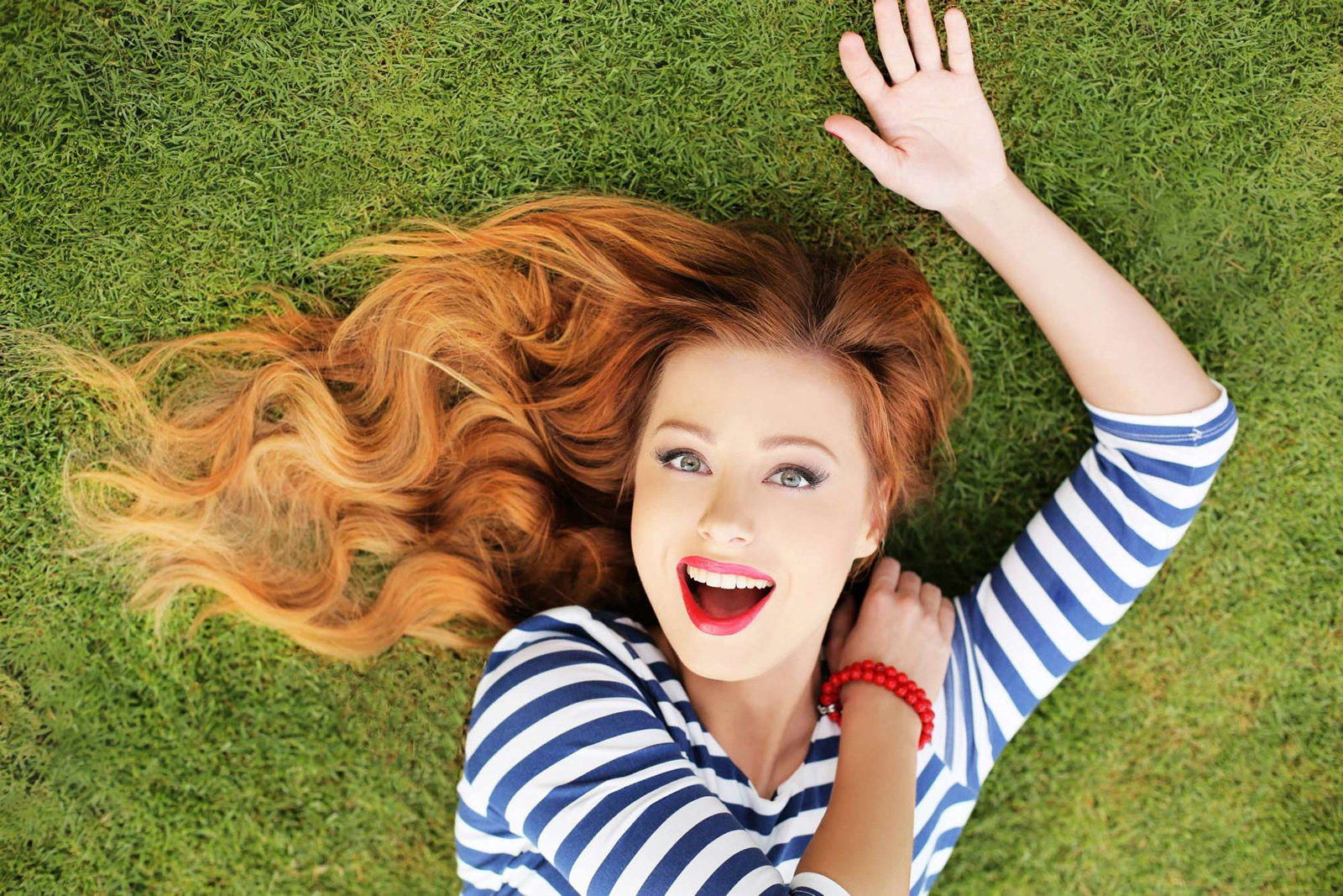 Yulia Savicheva Women Singer Redhead Russian Russian Women Grass Lipstick Smiling Lying Down 