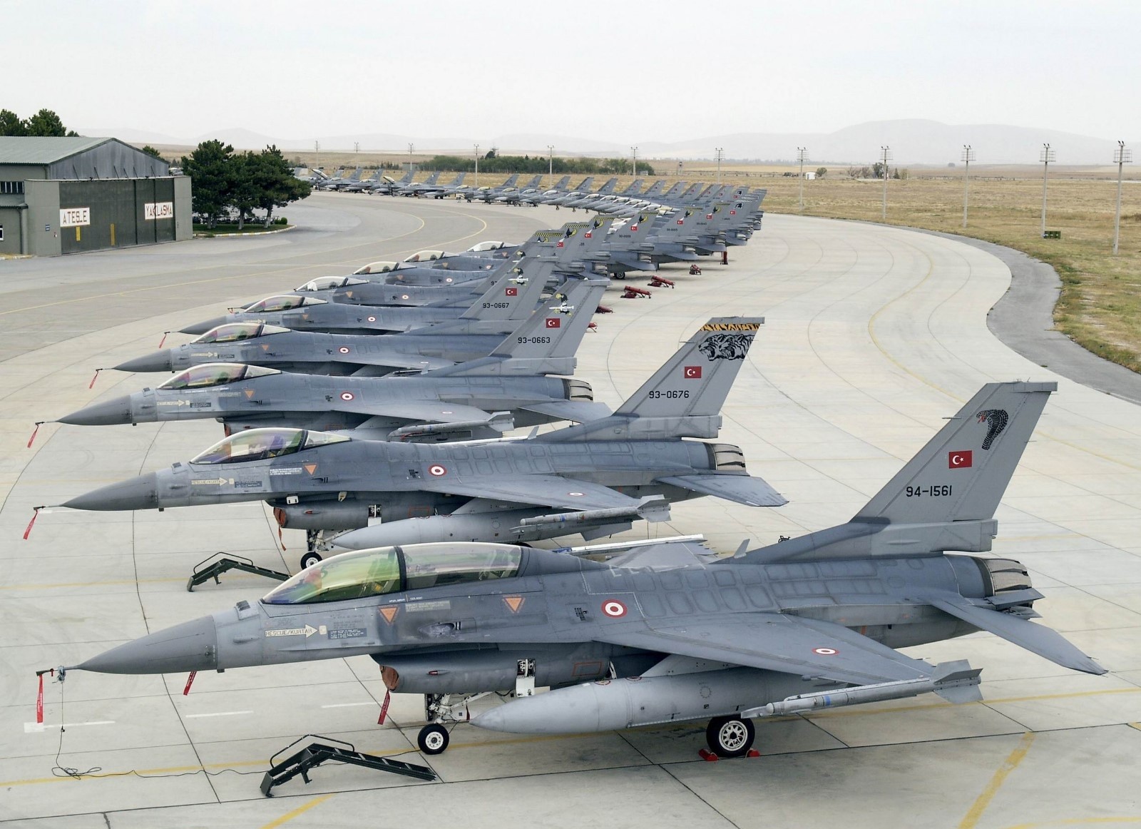 Turkish Air Force Fighting Falcons General Dynamics F 16 Fighting Falcon Military Aircraft Aircraft  1600x1162