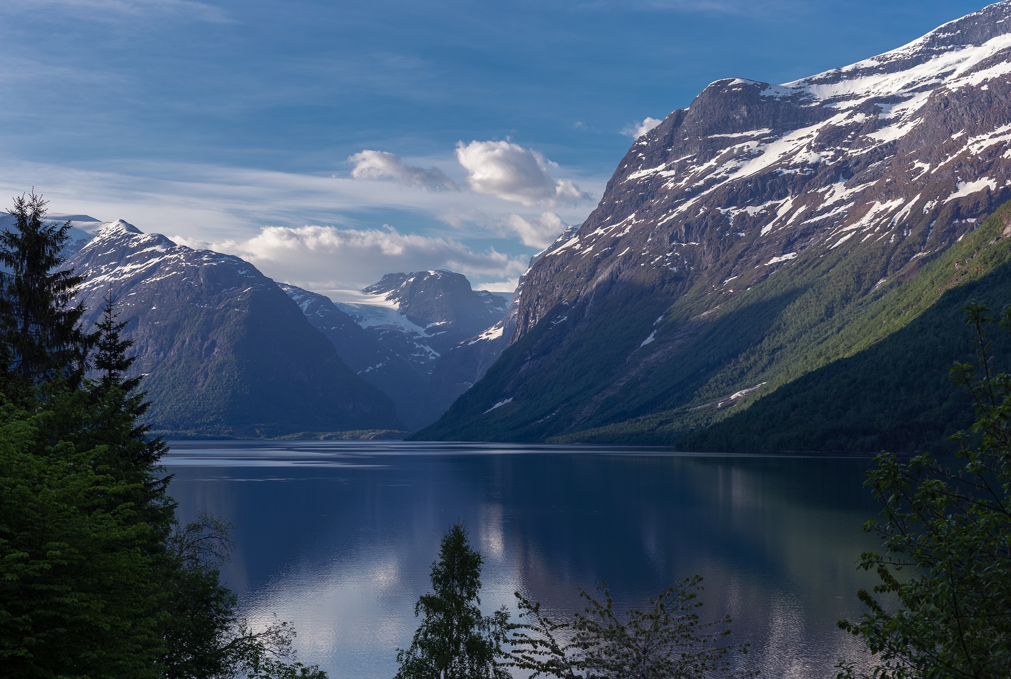 Norway Peacefull Mountains 2000x1344