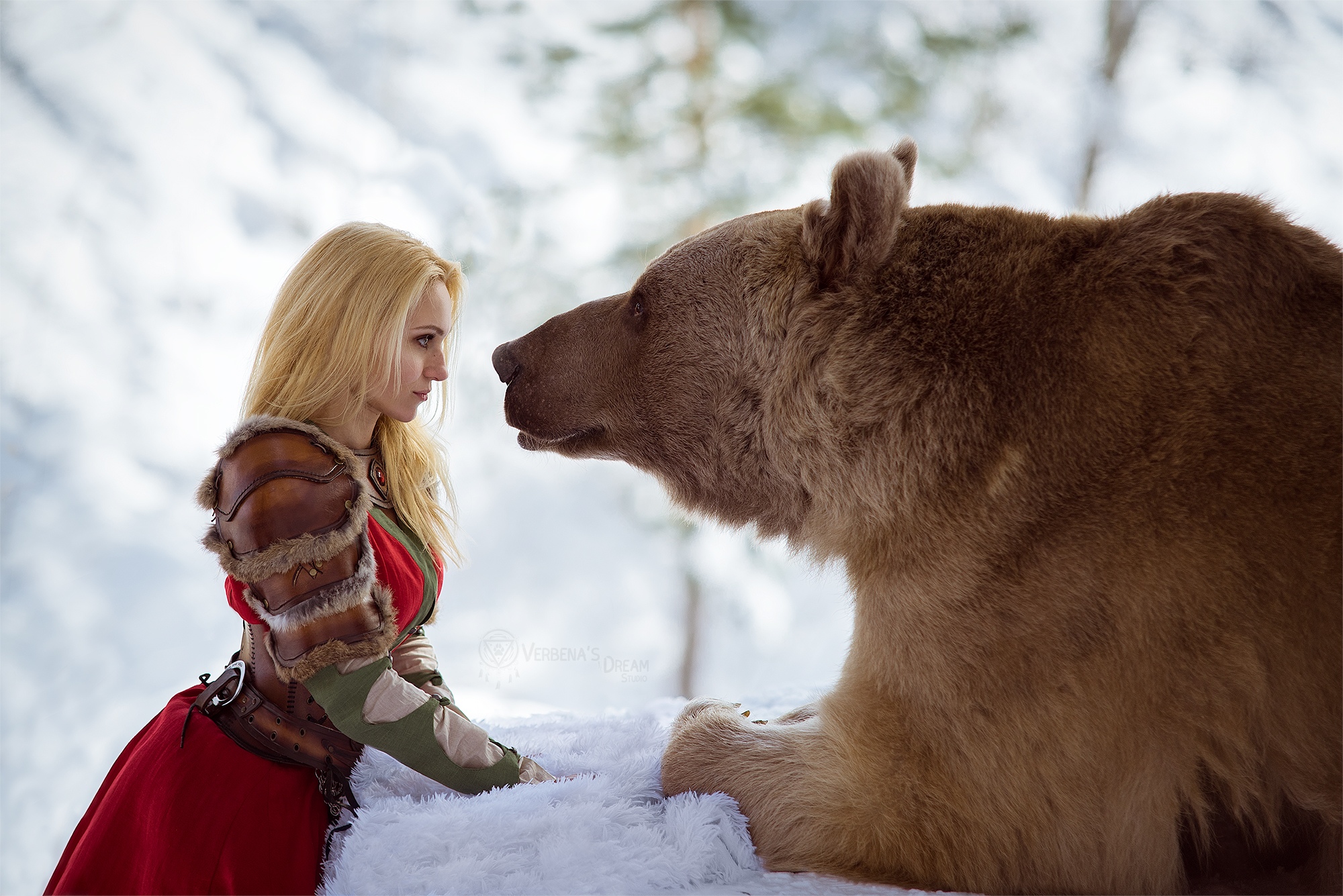 Darya Lefler Women Model Blonde Cosplay Shoulder Pads Dress Red Dress Face To Face Bears Animals Out 2000x1335