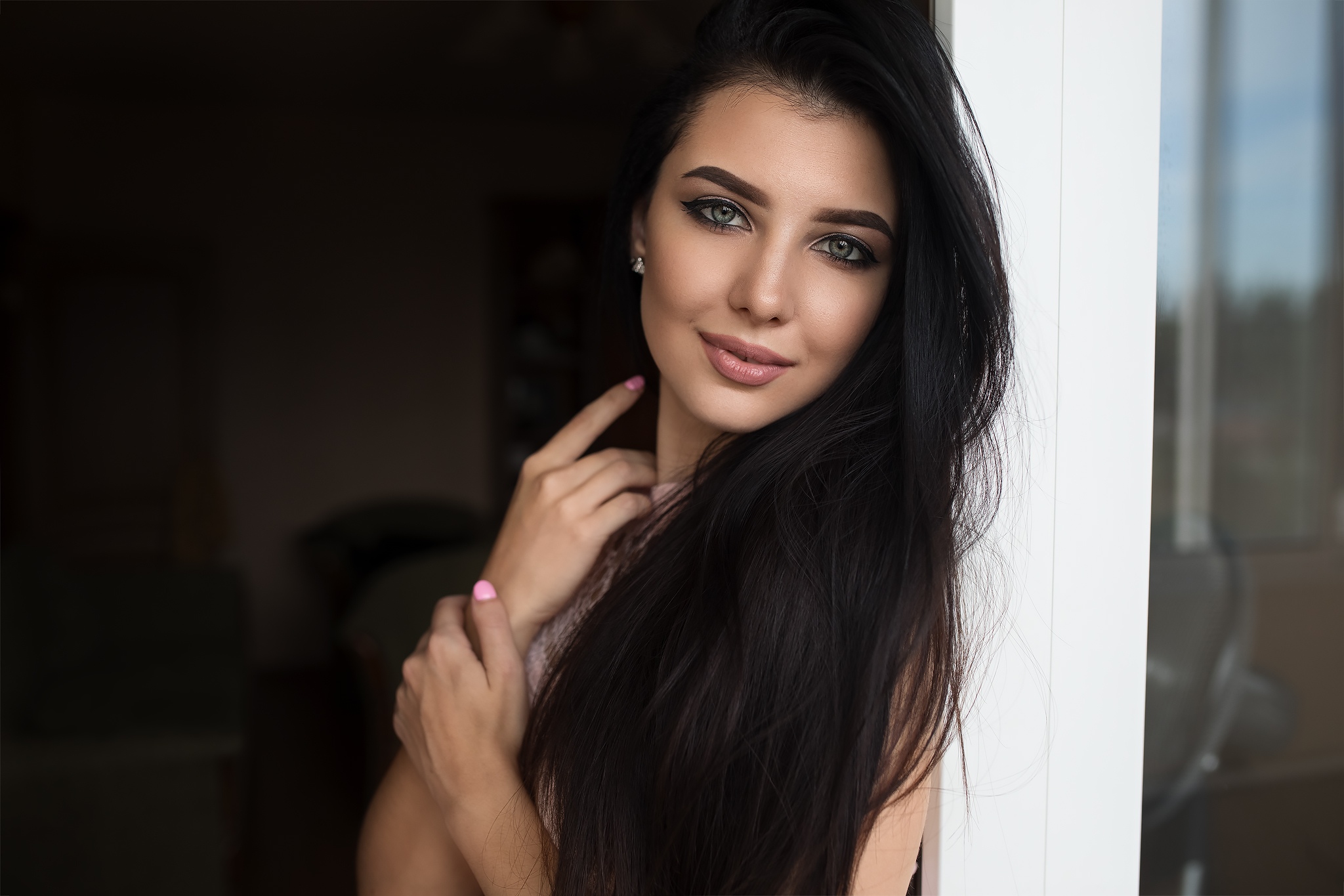 Kristina Romanova Women Model Dark Hair Long Hair Looking At Viewer Smiling Eyeliner Painted Nails P 2048x1365