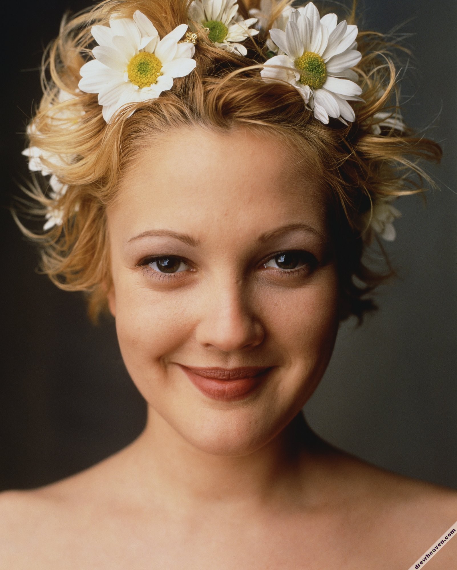 Women Actress Blonde Short Hair Drew Barrymore Face Portrait Looking At Viewer Smiling Brown Eyes Fl 1602x2000