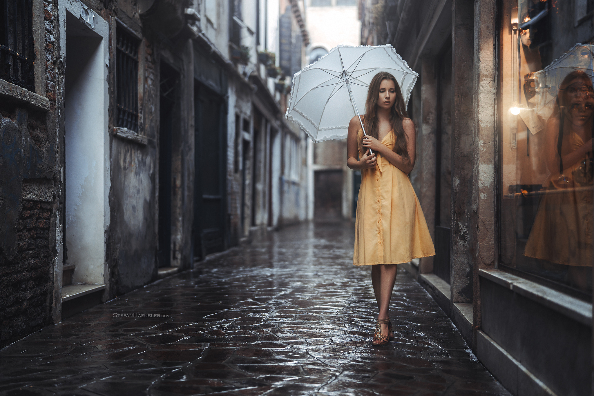 Viktoria Stephanie Stefan Hausler Women Umbrella Rain Yellow Dress Reflection Sandals Urban Women Ou 2048x1366