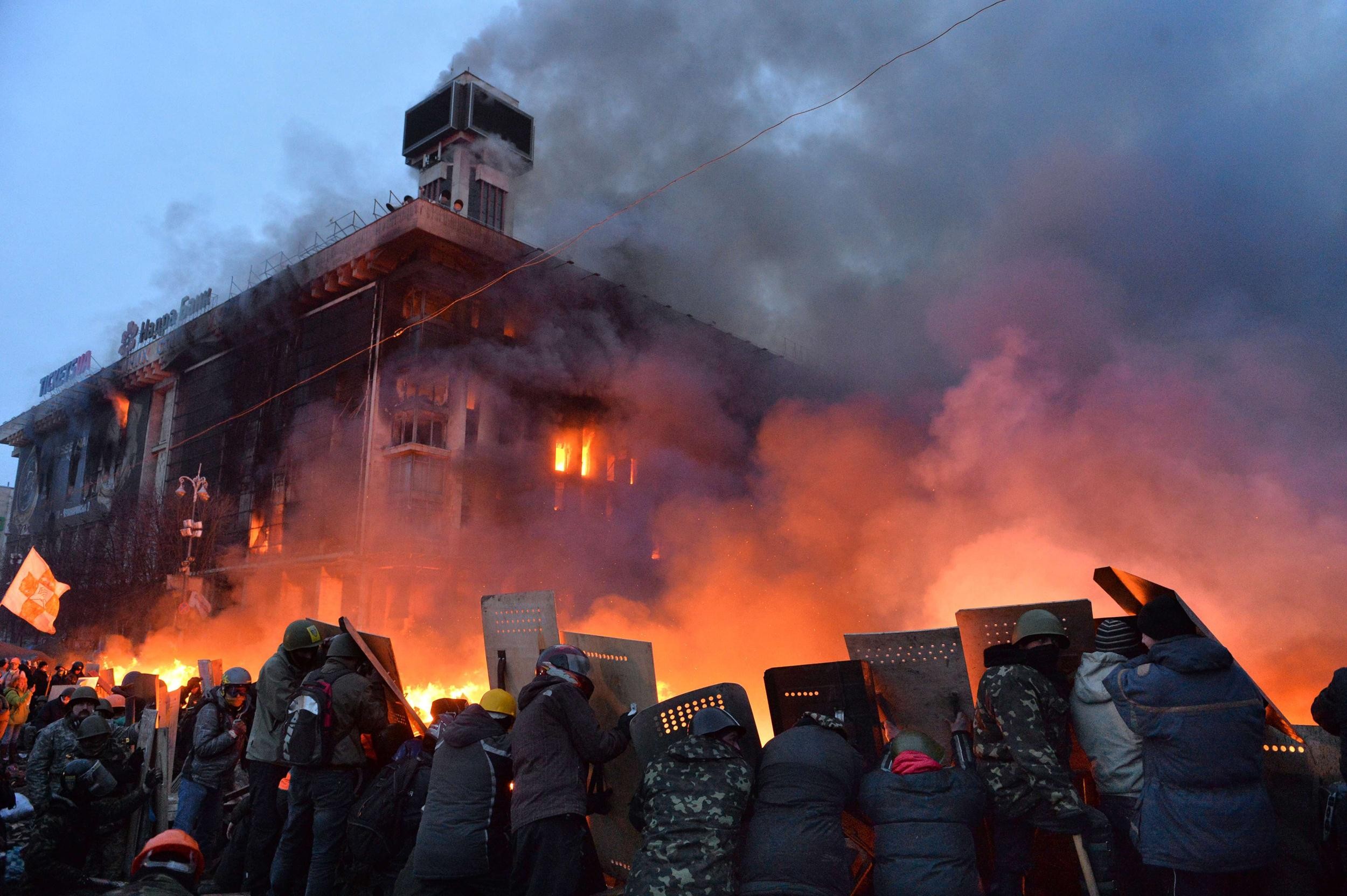 Ukraine Ukrainian Maidan Kyiv Smoke 2500x1664