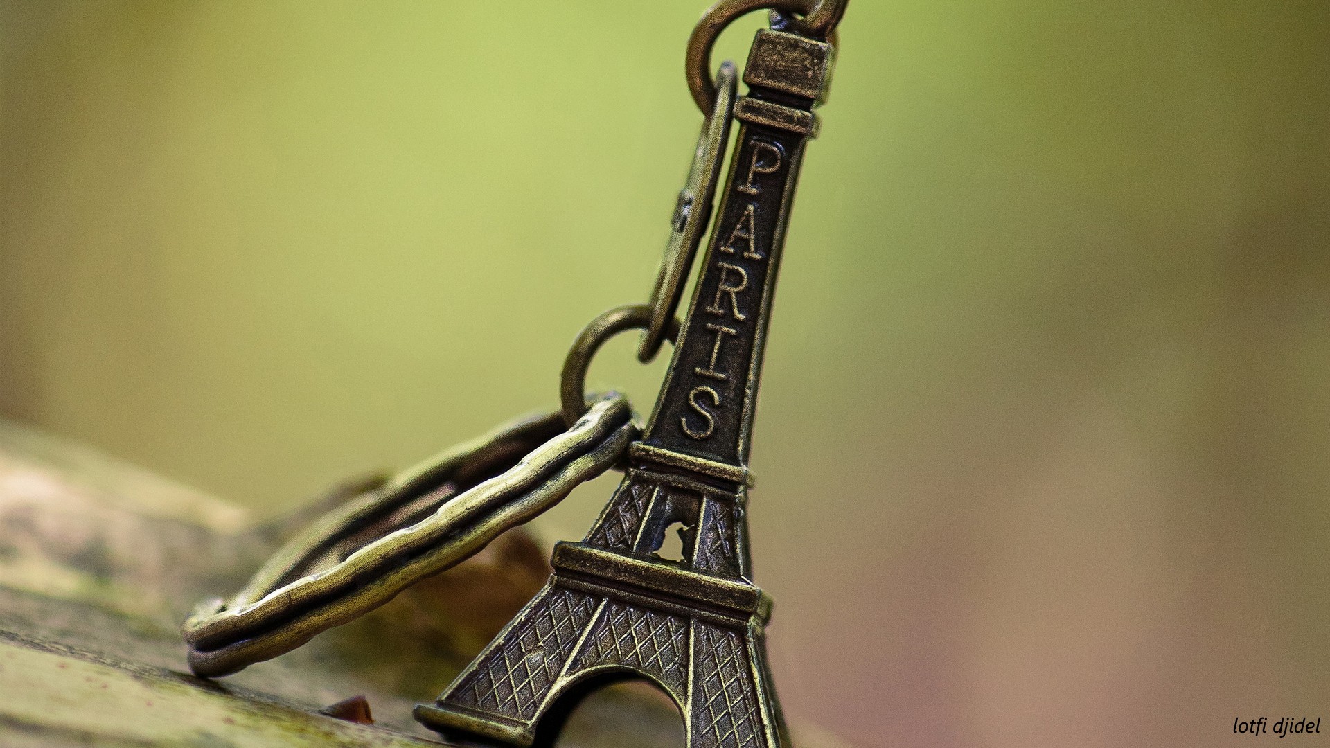 Eiffel Tower Replica 1920x1080