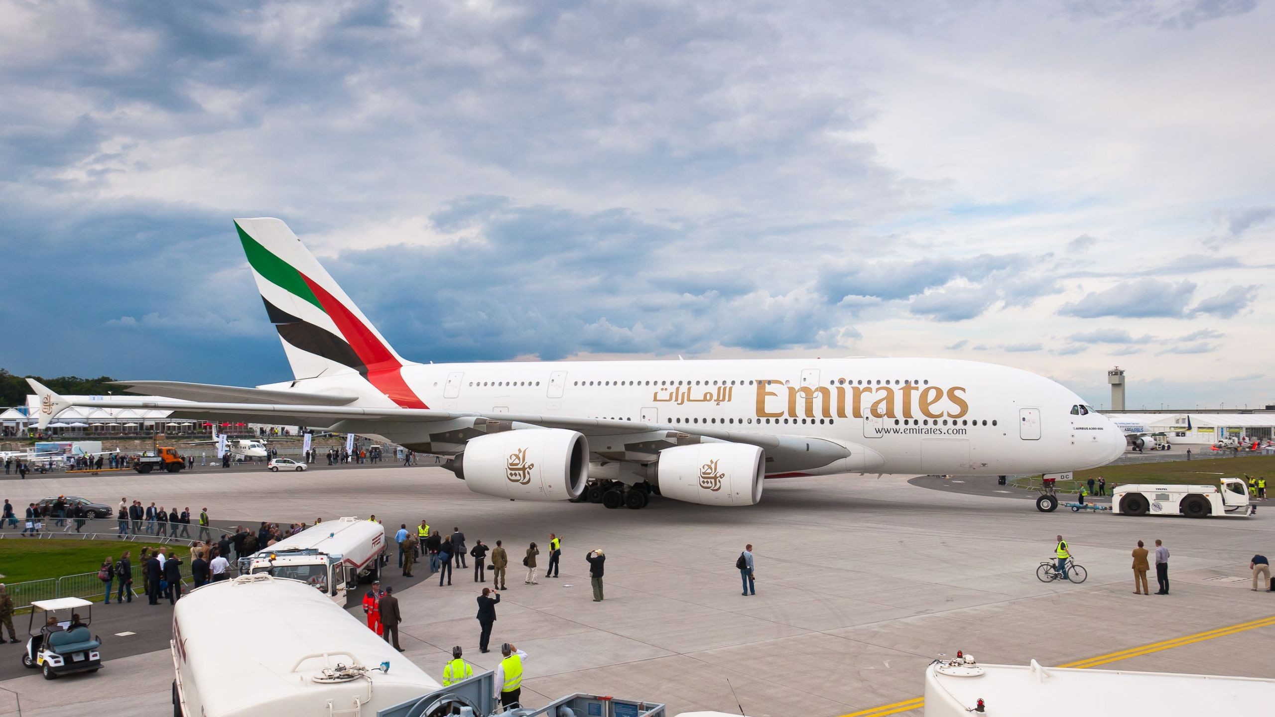 Airbus A380 Vehicle Airplane Passenger Plane Emirates 2560x1440