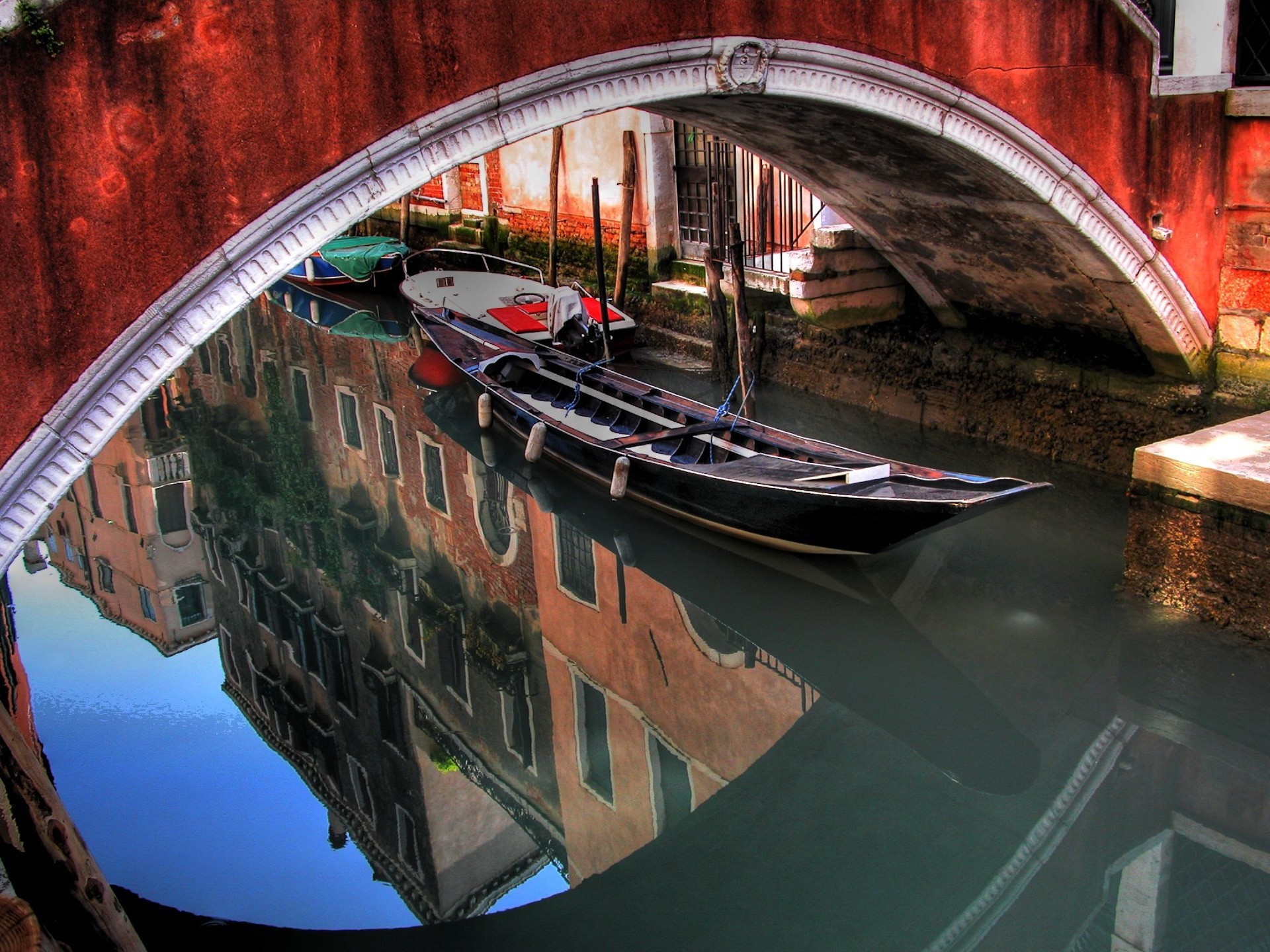 Reflection Boat Gondolas Venice Canal Urban 1920x1440