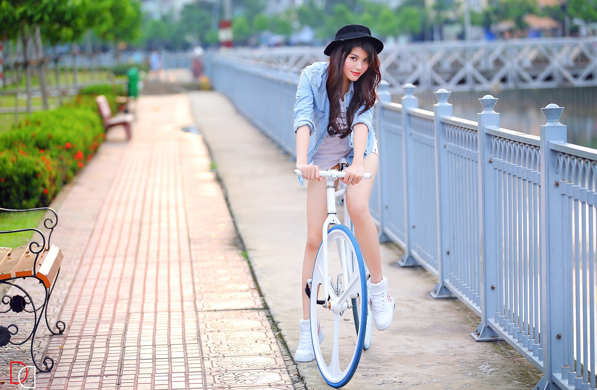 Asian Women Bicycle Outdoors Brunette Long Hair Wavy Hair Looking At Viewer Hat Millinery Fixie 2047x1339