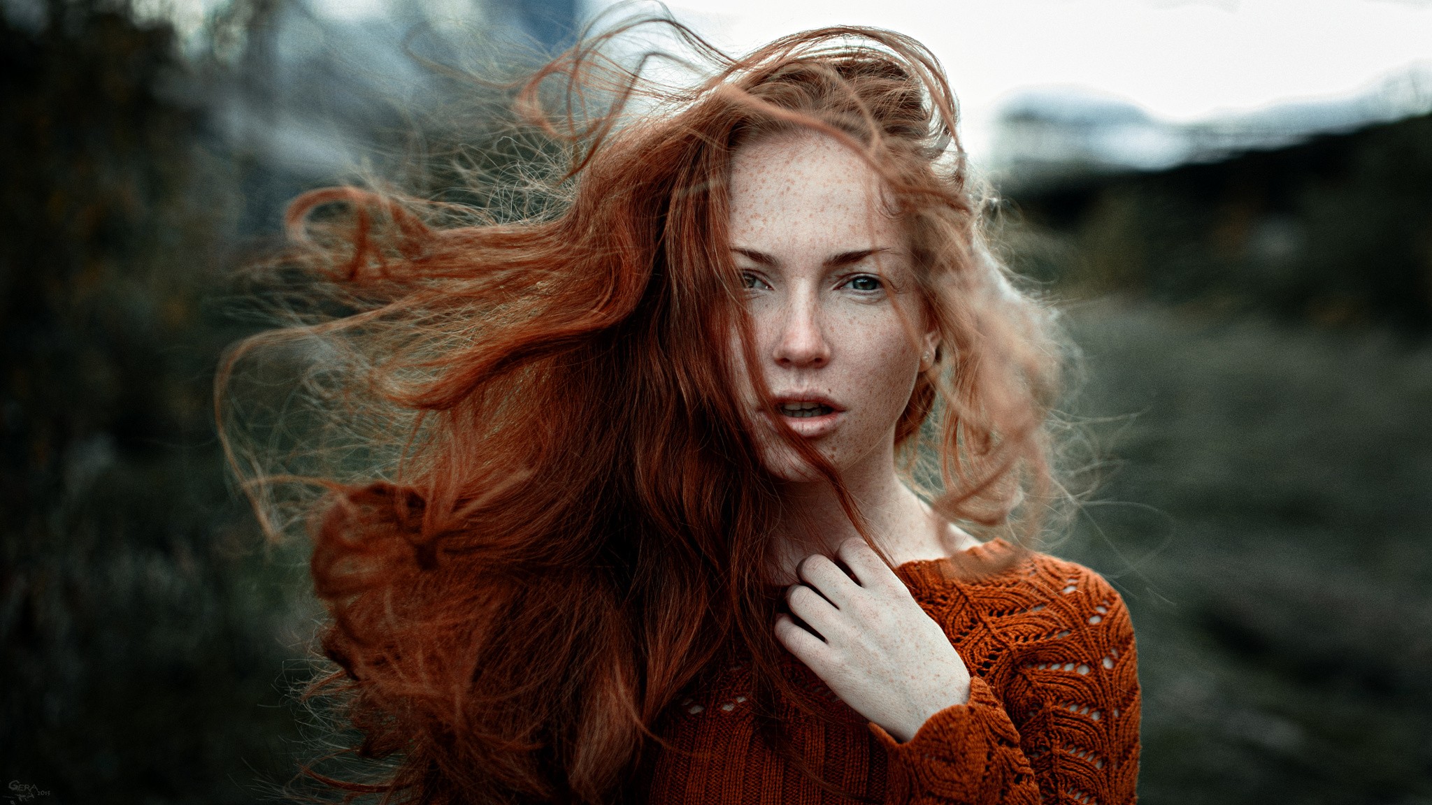 Women Women Outdoors Redhead Freckles Sweater Windy Oksana Butovskaya 2048x1152