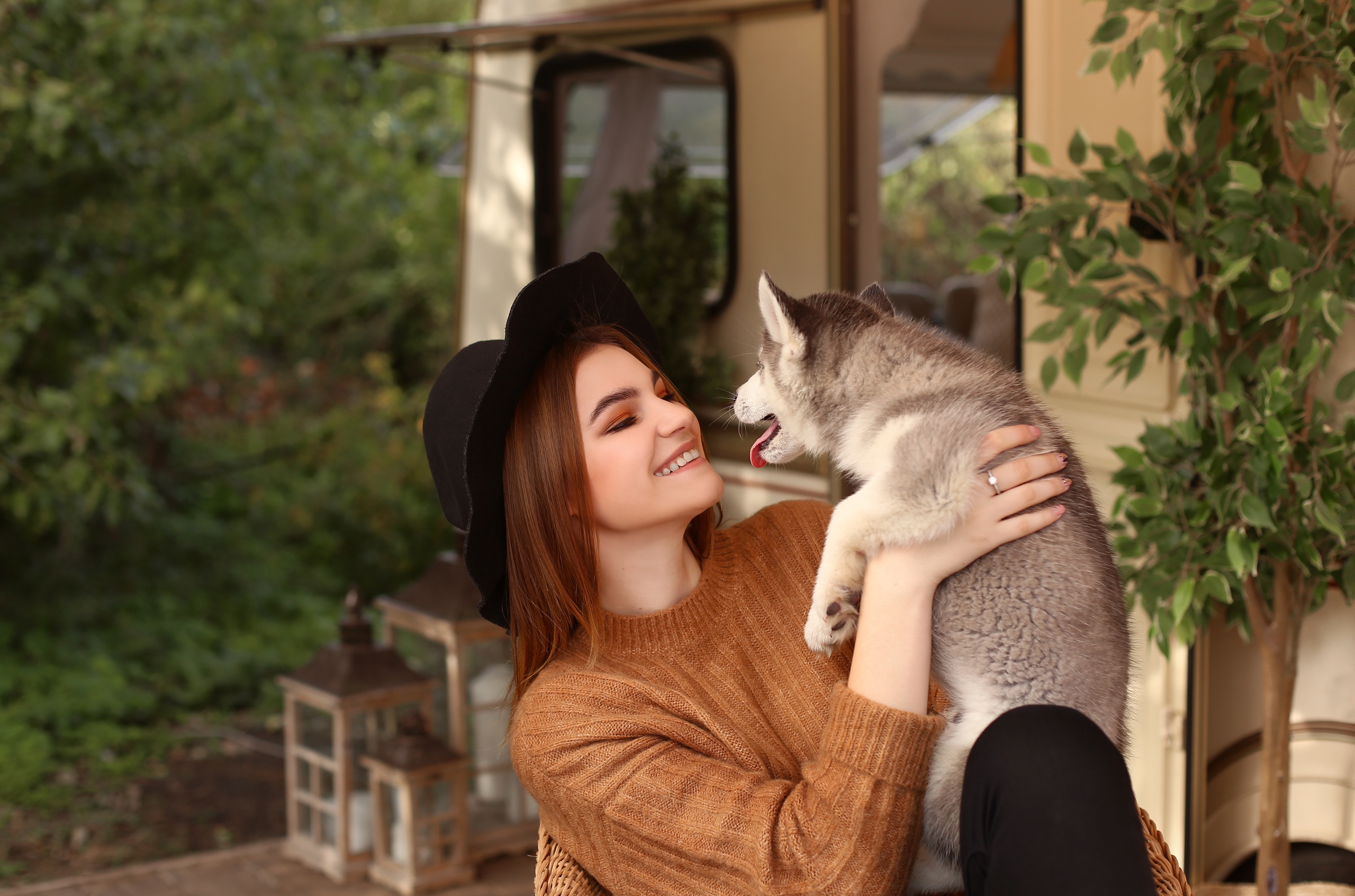 Women Model Brunette Hat Women With Hats Portrait Smiling Outdoors Depth Of Field Sweater Siberian H 2560x1693