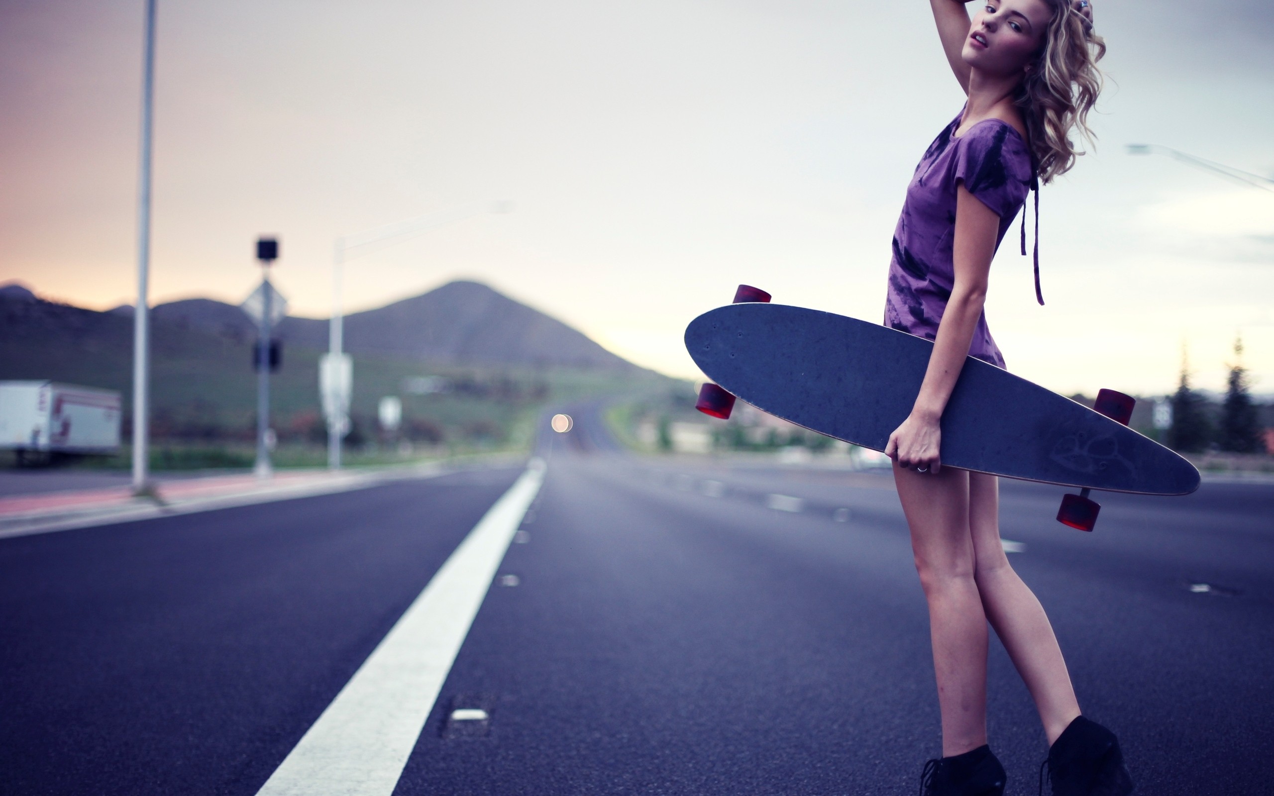 Back Looking At Viewer Blonde Purple Dresses Skateboard Skateboarding Rachel Ann Yampolsky Longboard 2560x1600