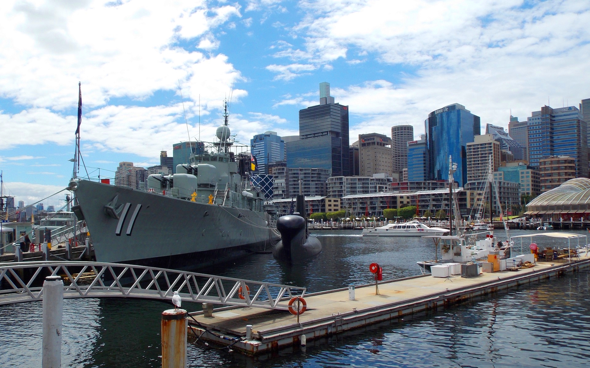 Ship Navy Destroyer Sydney Submarine Dock Boat HMAS Vampire D11 City HMAS Onslow SS 60 SSG 60 1920x1200