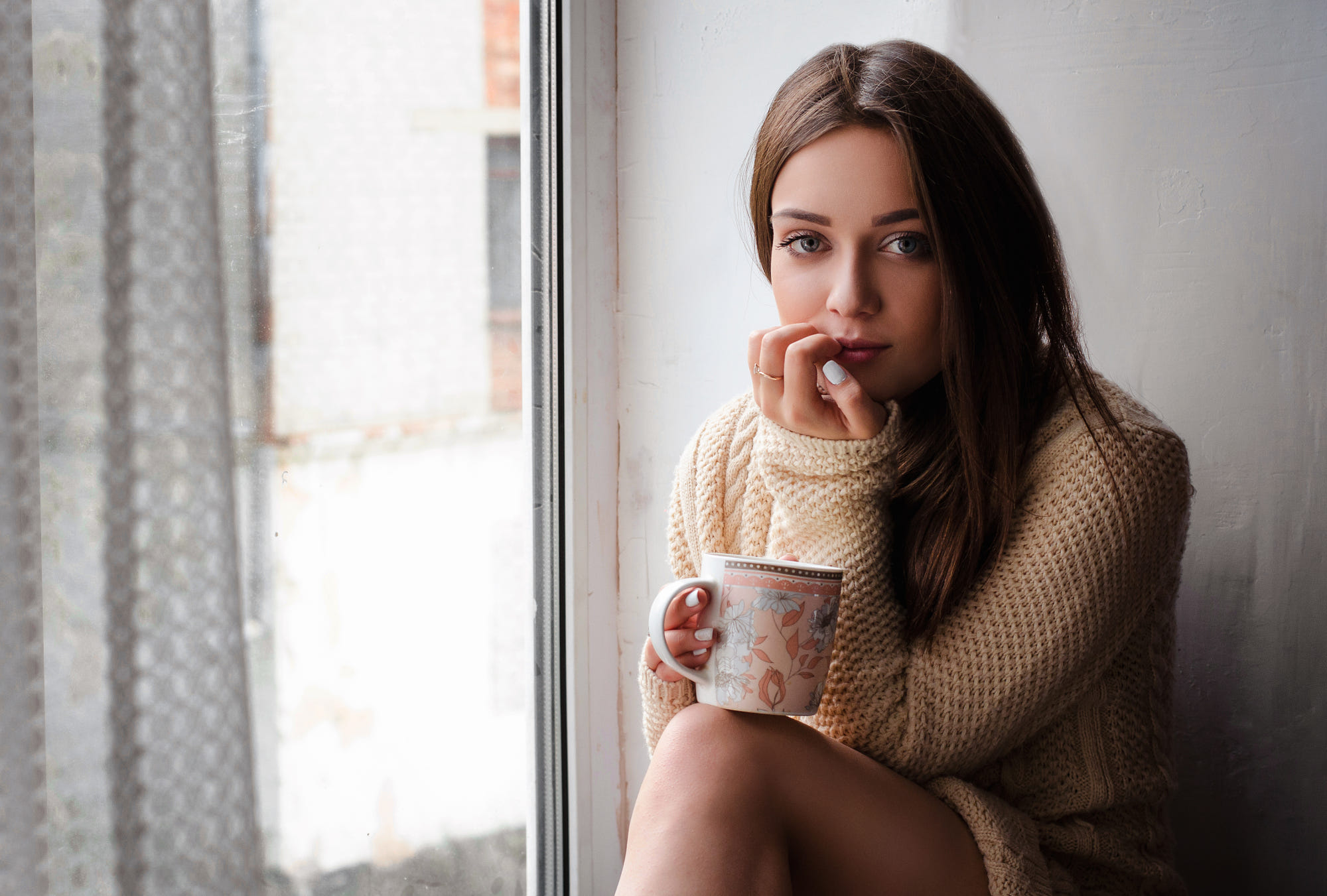 Women Brunette Blue Eyes Sweater Cup Face Portrait Tanned Window Vladislav Opletaev 2000x1351