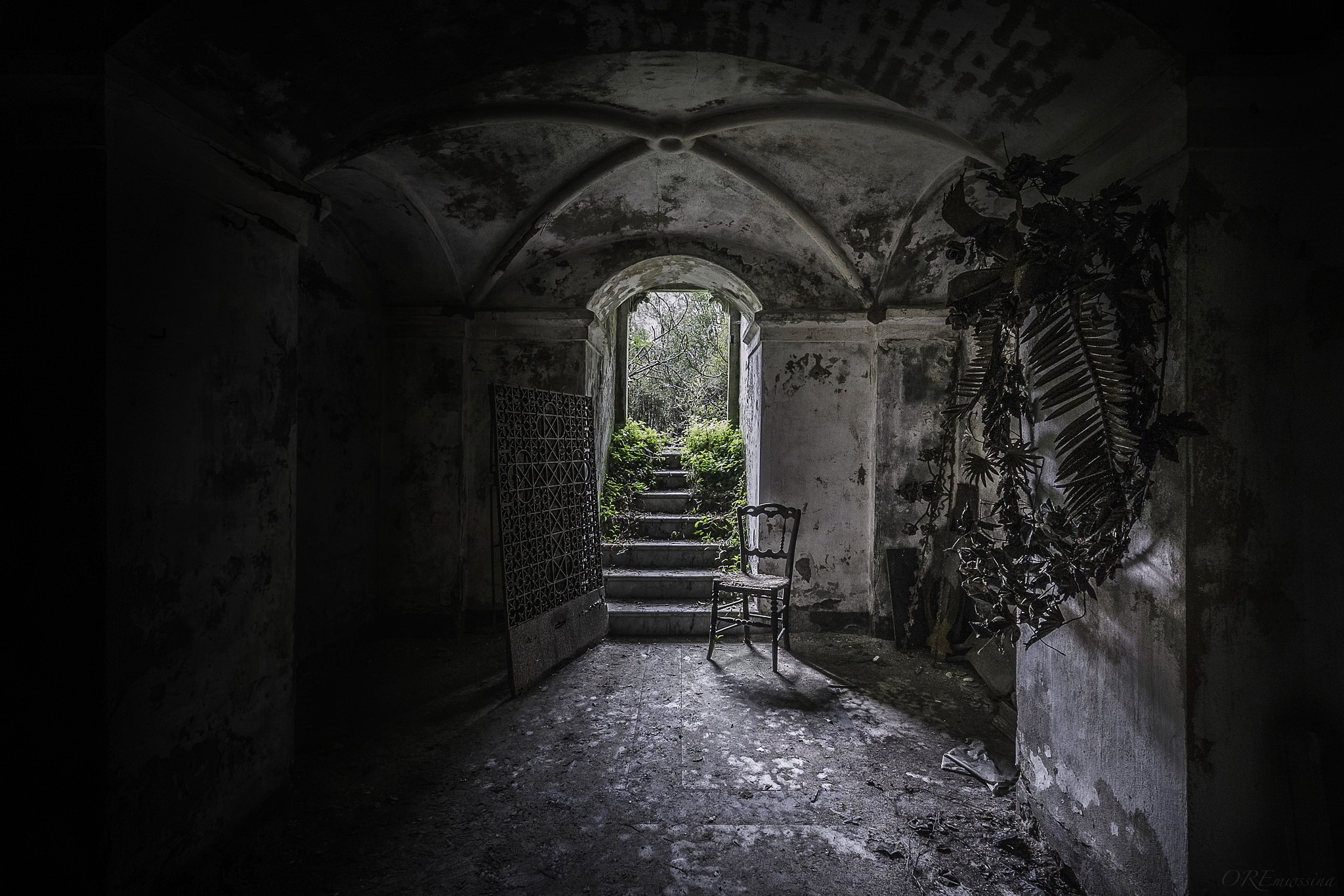 Architecture Old Building Abandoned Chair Crypt Location 2048x1365