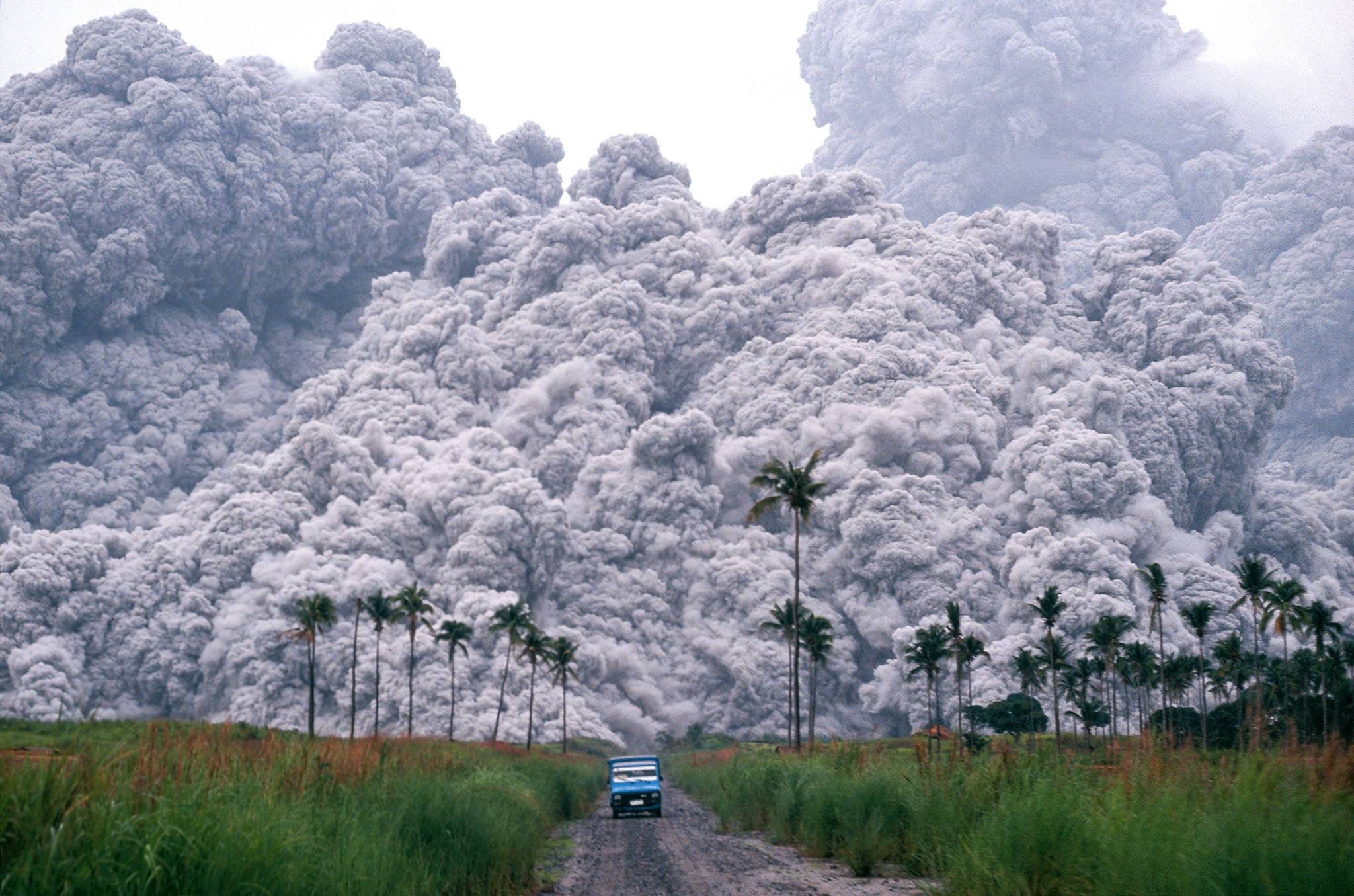 Volcano Dust Eruptions Landscape 2048x1355