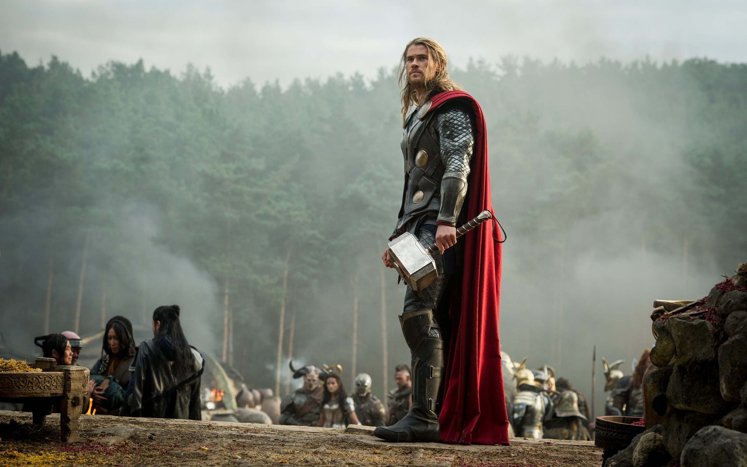 Thor Chris Hemsworth Thor 2 The Dark World Film Stills Mjolnir Marvel Cinematic Universe Movies 2560x1600