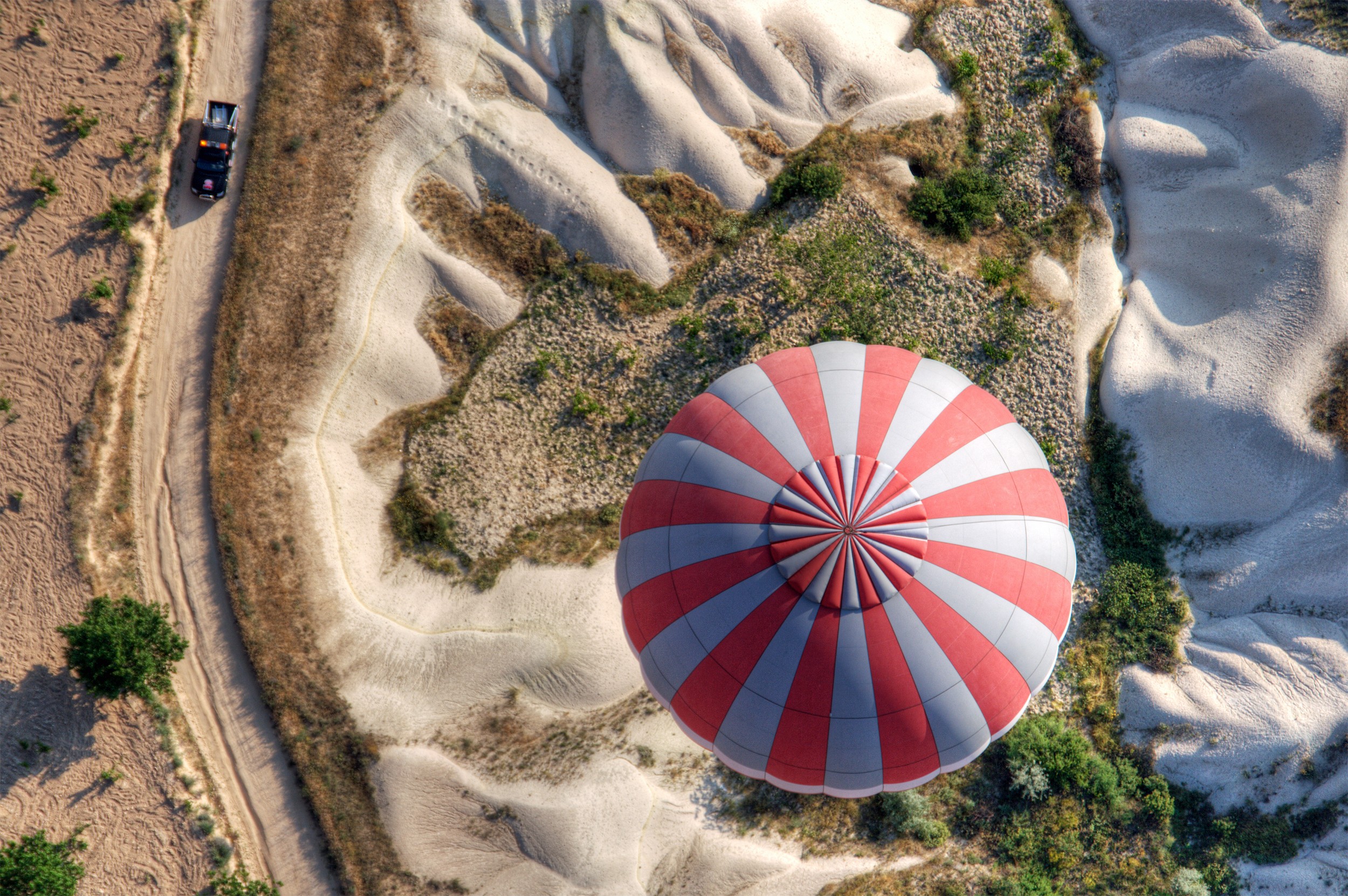 Landscape Aerial View Nature Hot Air Balloons Car Road Sand Hot Air Balloons Aerial View Cappadocia  2500x1663
