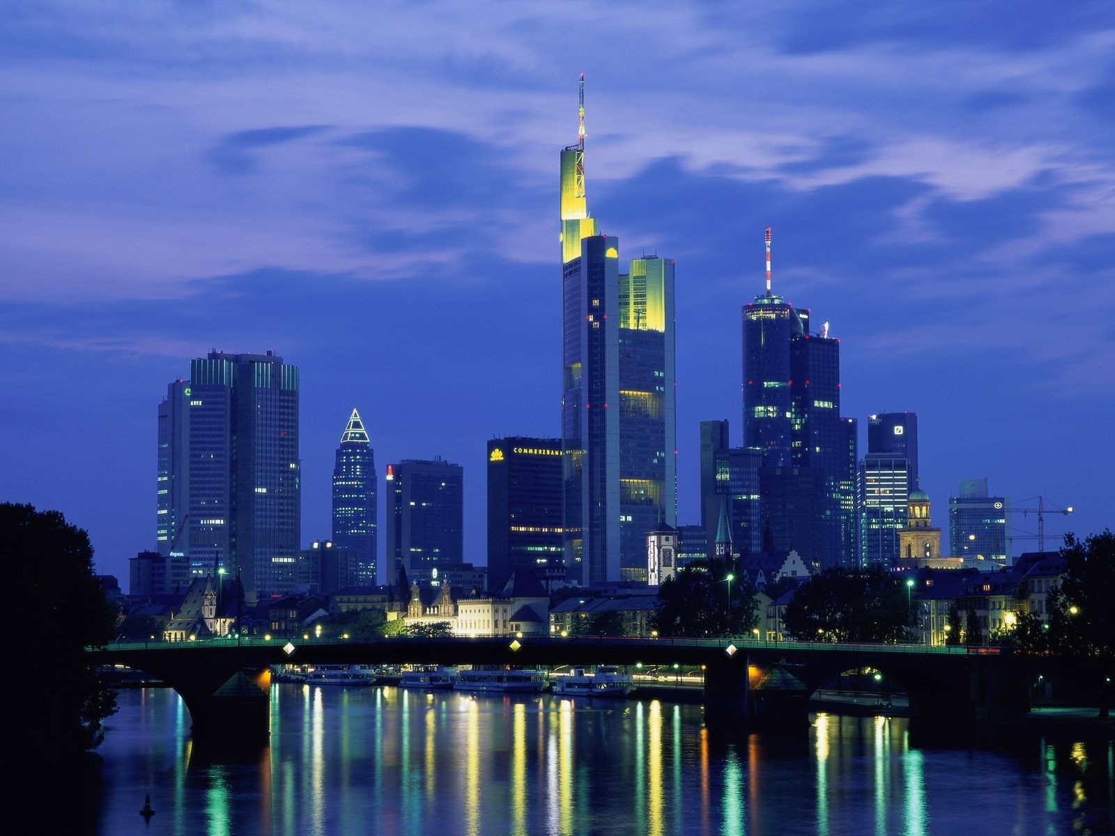 Cityscape Frankfurt Germany 1600x1200