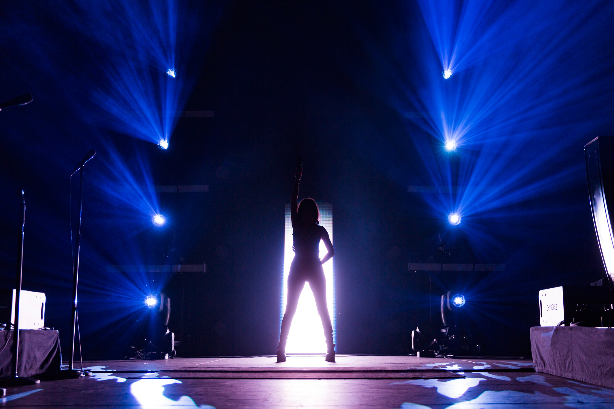 Concerts Silhouette Lauren Mayberry Chvrches Stages Stage Shots Stage Light Singer Musician 2048x1366