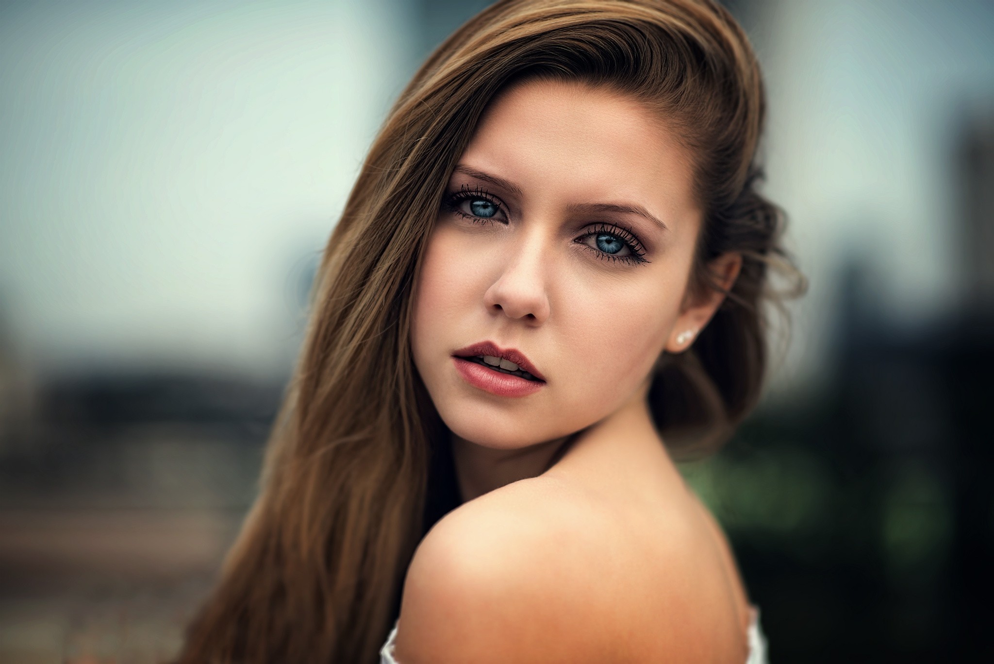 Women Face Portrait Depth Of Field Blue Eyes Mark Prinz Lipstick 2048x1367