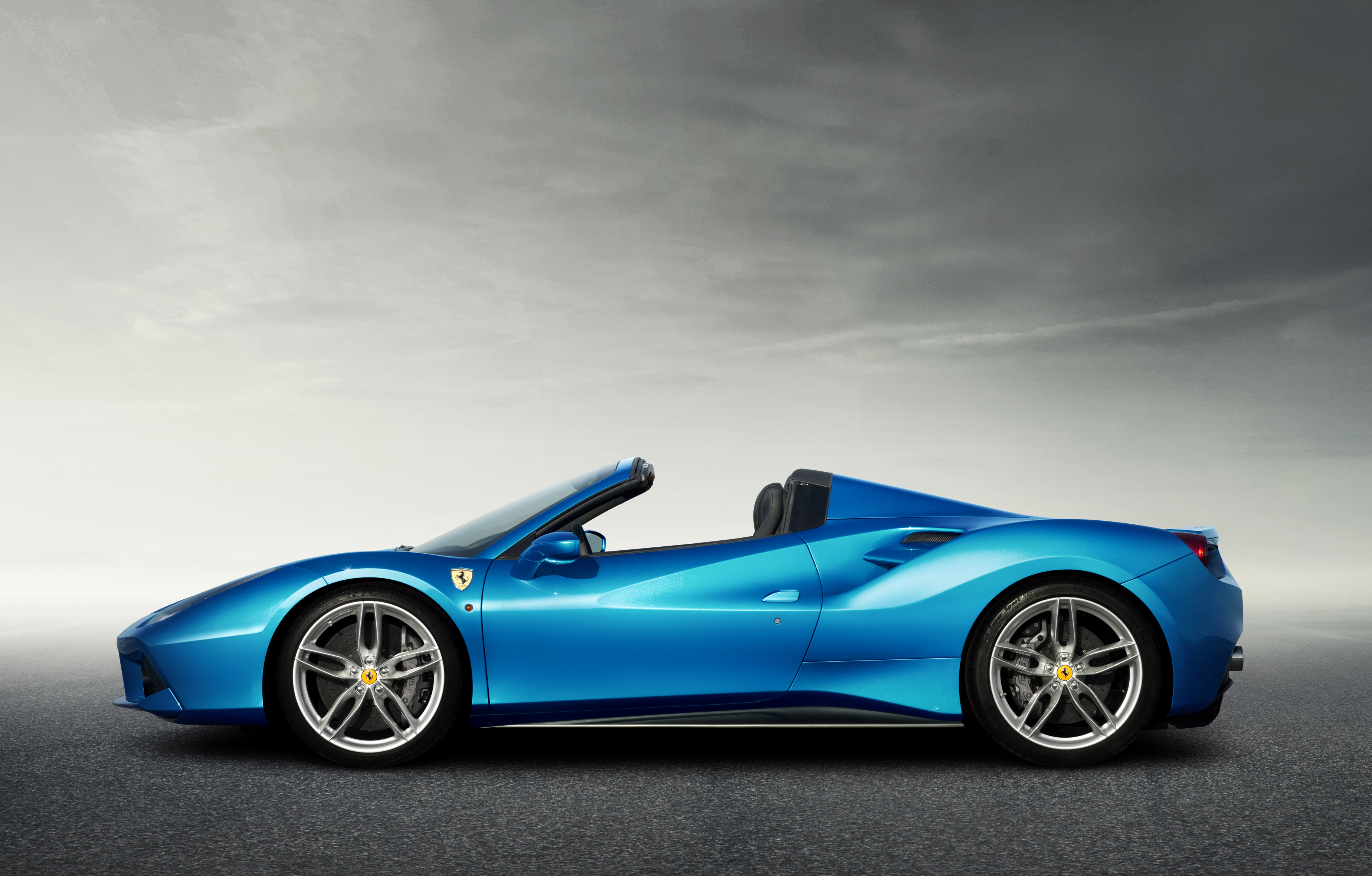 Ferrari 488 Spider 3697x2362