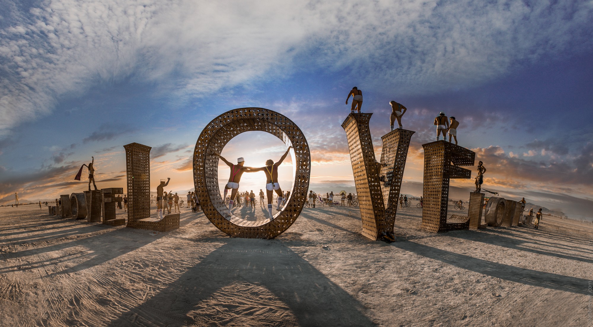 Burning Man Love Desert Gay 2000x1102