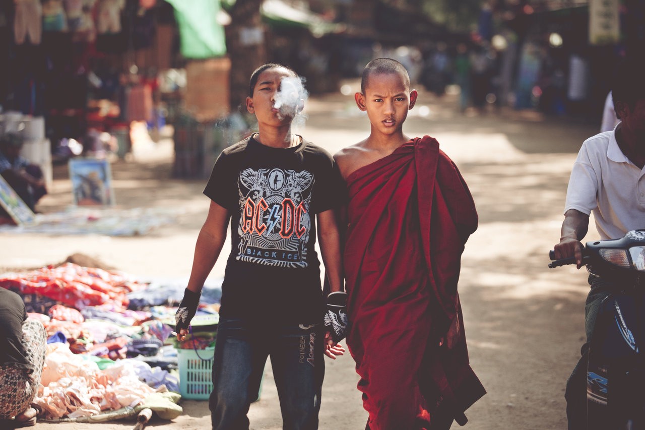 Children Monks Burma Monks Smoking Street Tibet AC DC 1280x853